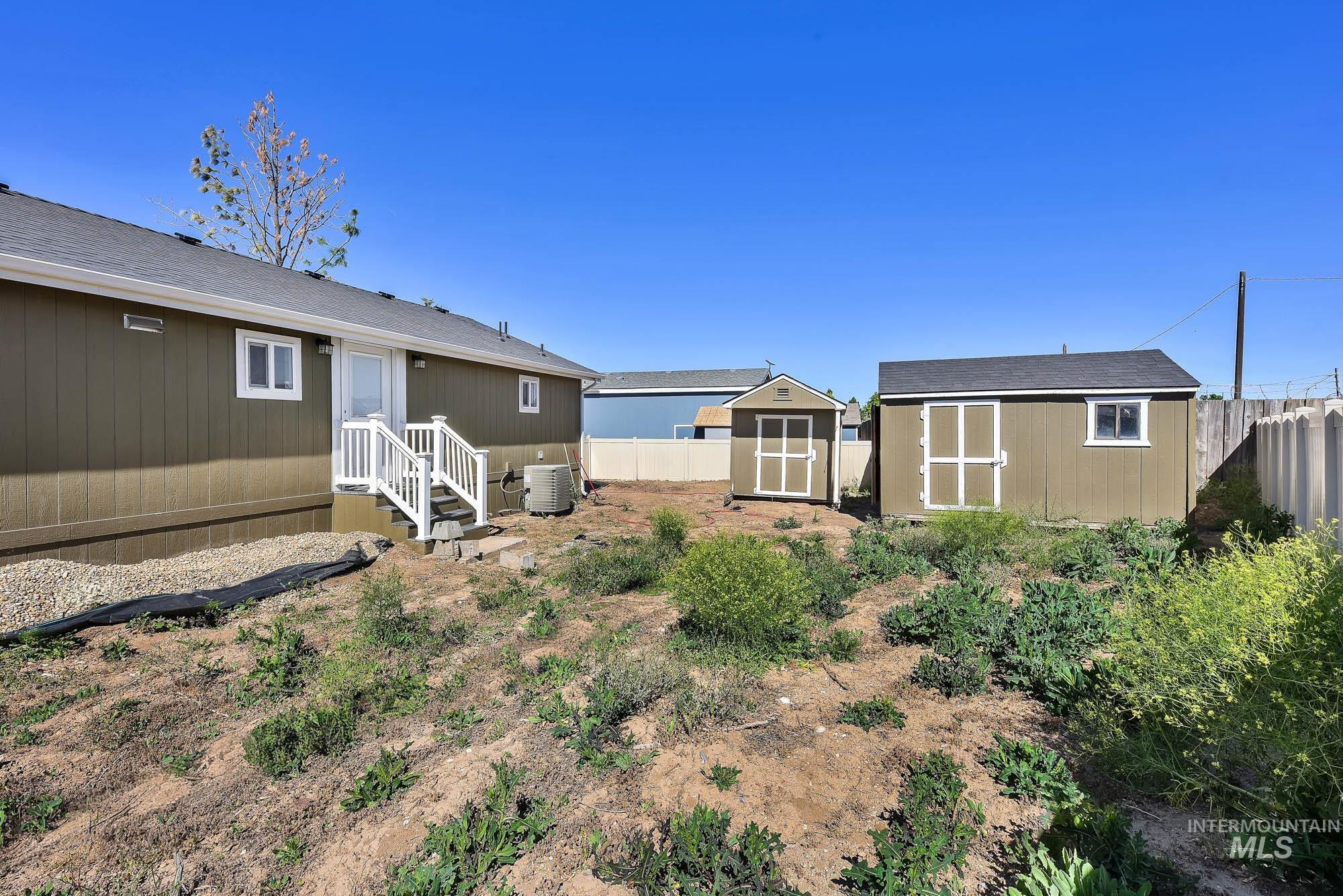 2324 E Blue Lake Lane, Boise, Idaho 83716, 2 Bedrooms, 2 Bathrooms, Residential For Sale, Price $174,000, 98987952