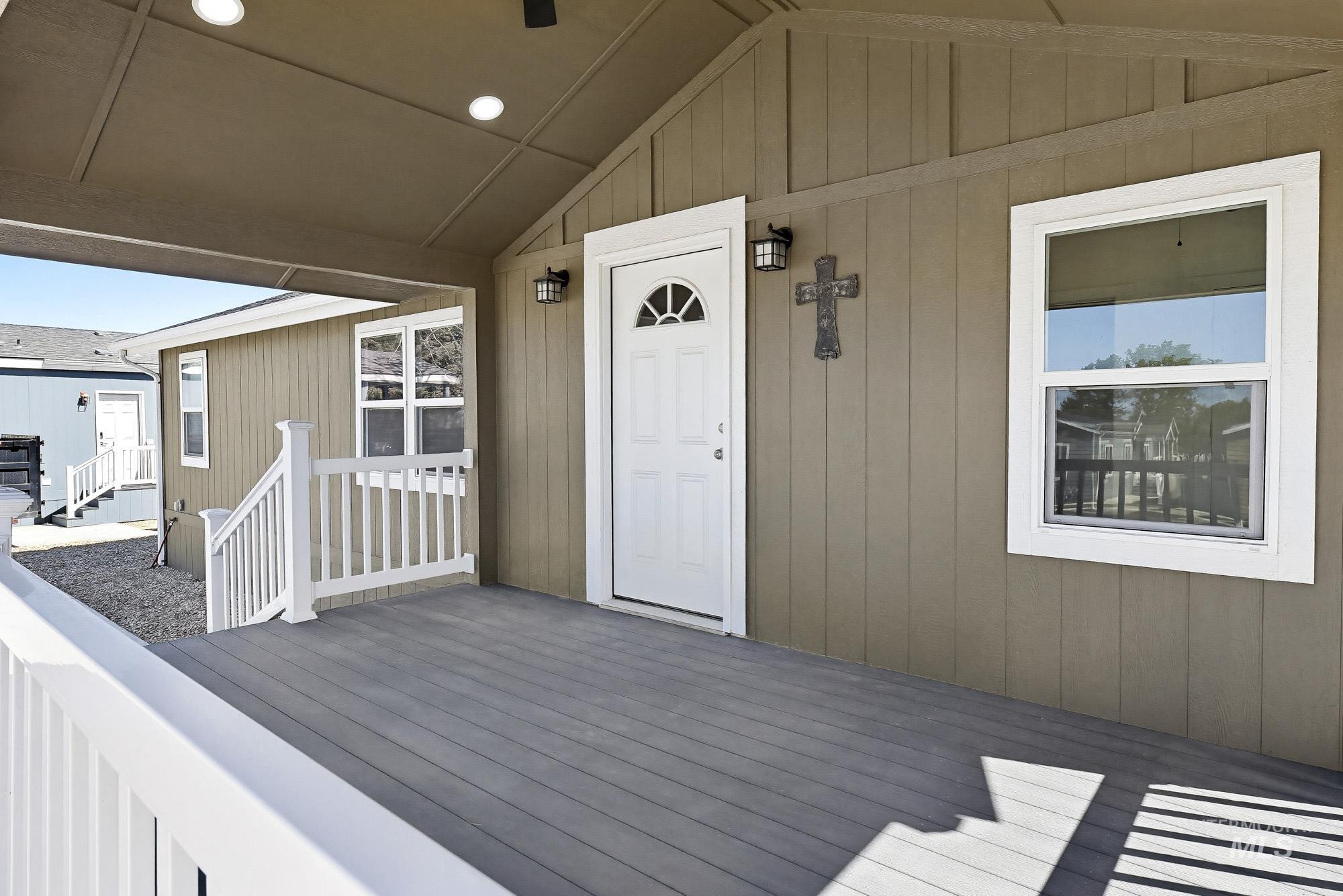 2324 E Blue Lake Lane, Boise, Idaho 83716, 2 Bedrooms, 2 Bathrooms, Residential For Sale, Price $174,000, 98987952