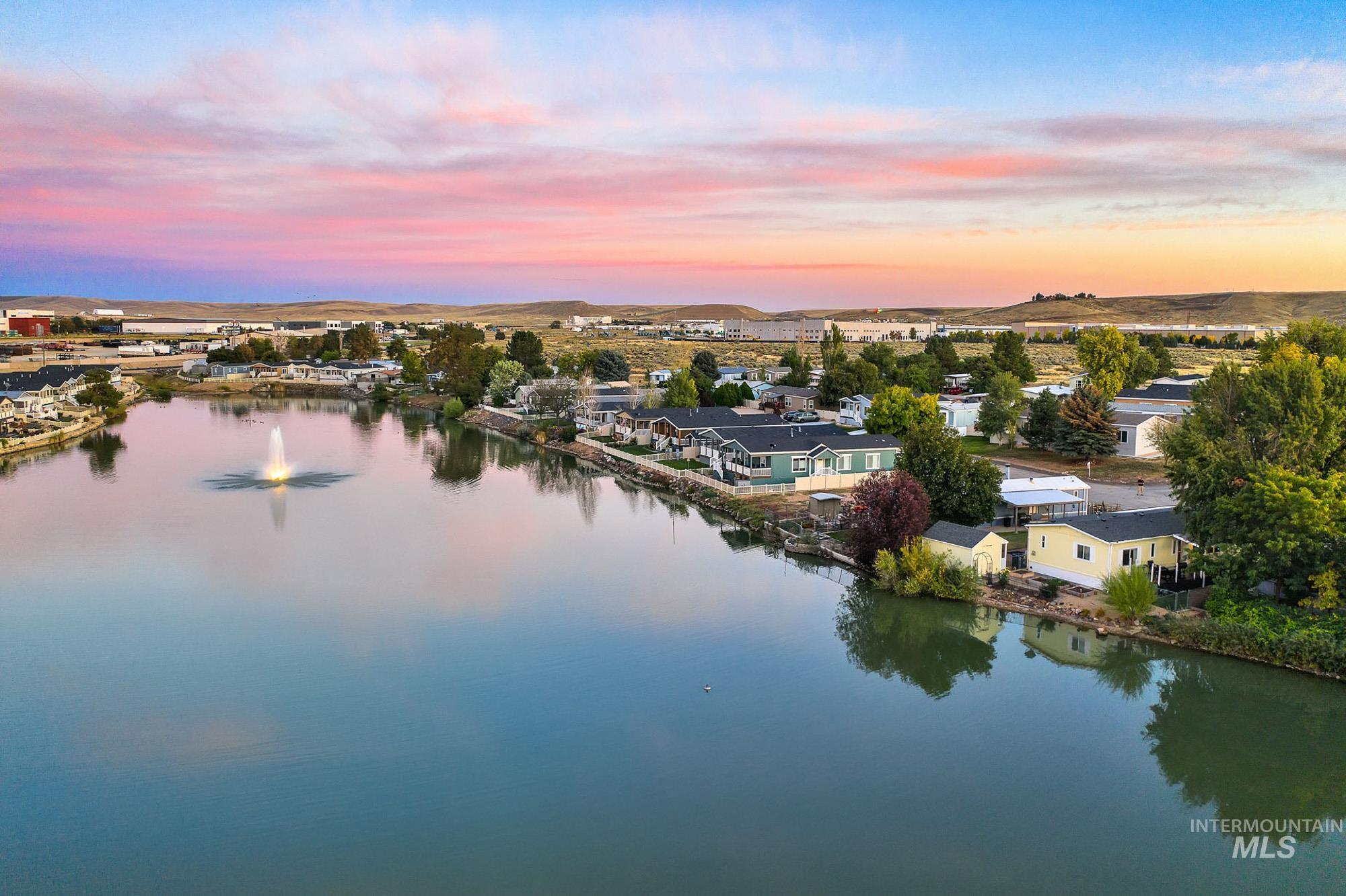 2324 E Blue Lake Lane, Boise, Idaho 83716, 2 Bedrooms, 2 Bathrooms, Residential For Sale, Price $174,000, 98987952