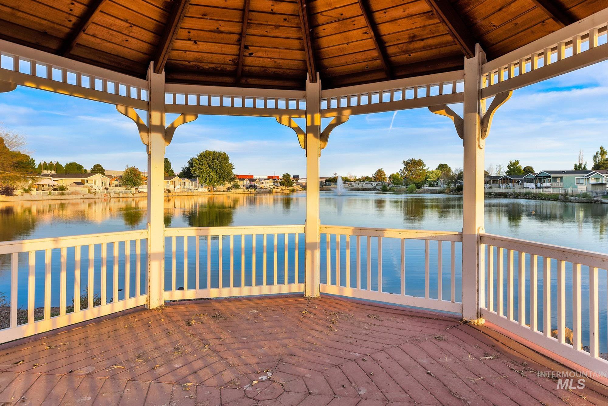 2324 E Blue Lake Lane, Boise, Idaho 83716, 2 Bedrooms, 2 Bathrooms, Residential For Sale, Price $174,000, 98987952