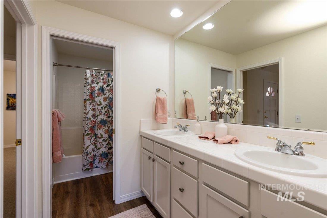5110 S Surprise Way, Boise, Idaho 83716, 2 Bedrooms, 2 Bathrooms, Residential For Sale, Price $495,000, 98987957