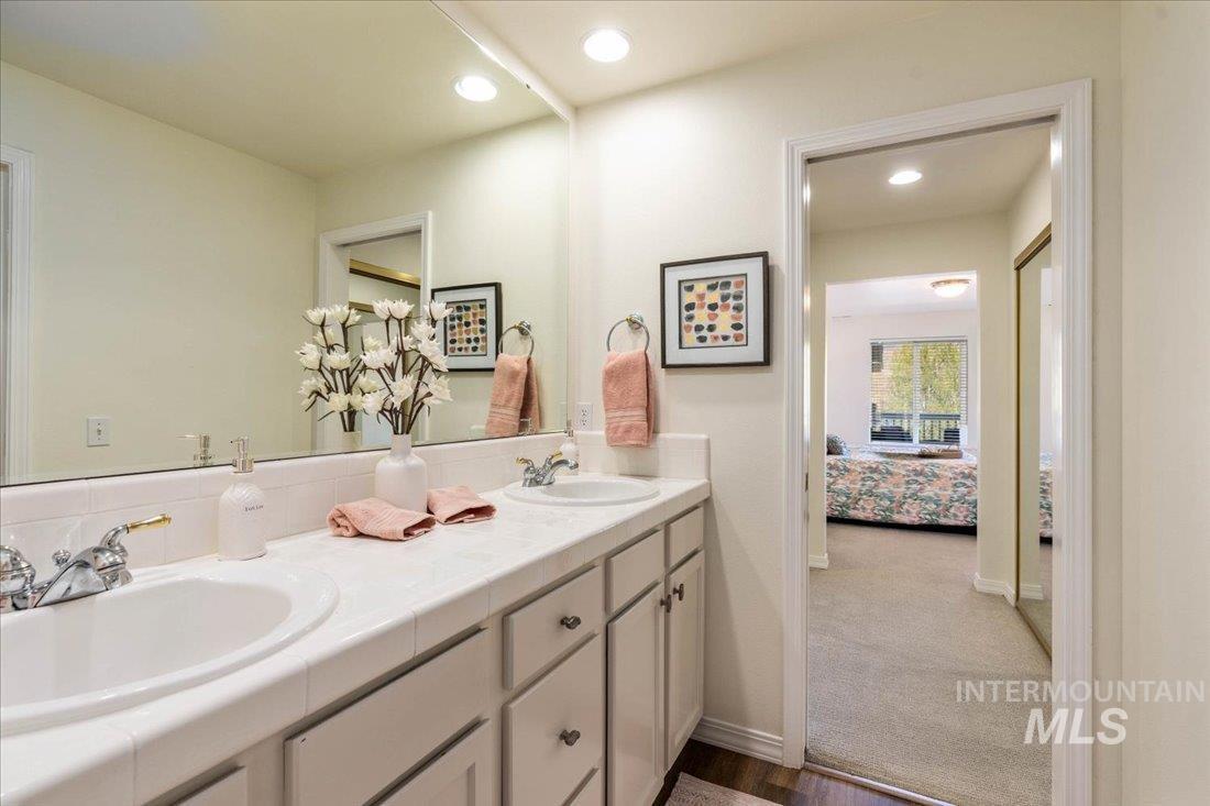 5110 S Surprise Way, Boise, Idaho 83716, 2 Bedrooms, 2 Bathrooms, Residential For Sale, Price $495,000, 98987957