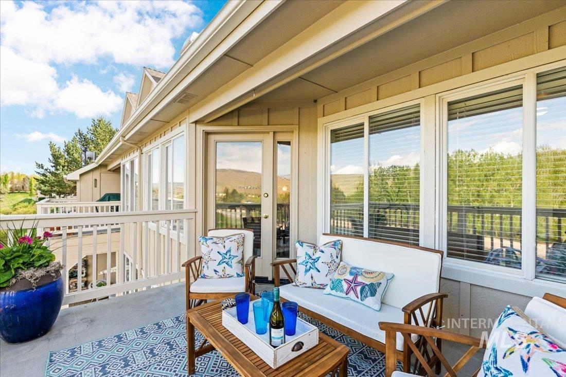 5110 S Surprise Way, Boise, Idaho 83716, 2 Bedrooms, 2 Bathrooms, Residential For Sale, Price $495,000, 98987957