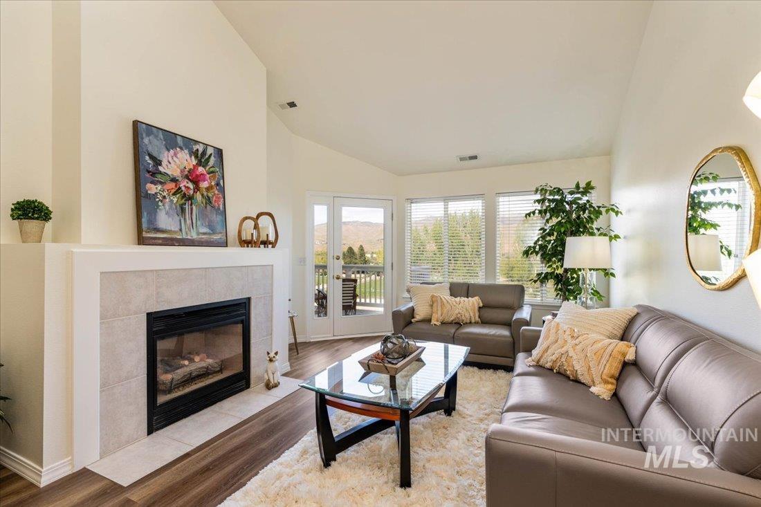 5110 S Surprise Way, Boise, Idaho 83716, 2 Bedrooms, 2 Bathrooms, Residential For Sale, Price $495,000, 98987957