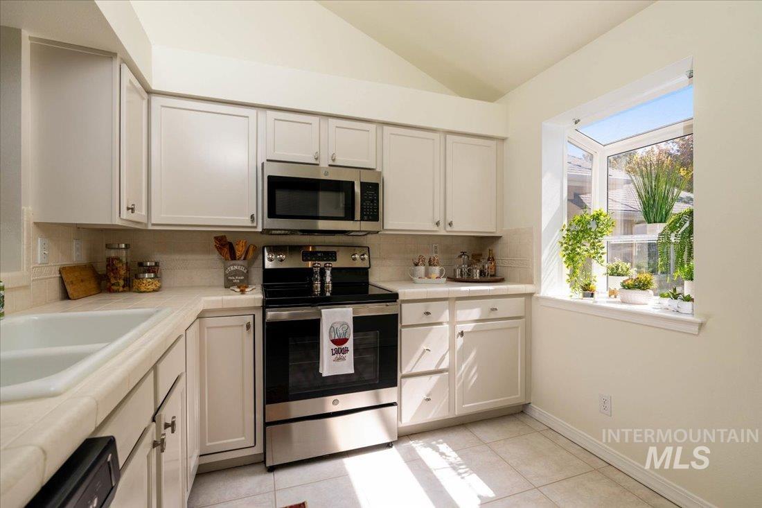 5110 S Surprise Way, Boise, Idaho 83716, 2 Bedrooms, 2 Bathrooms, Residential For Sale, Price $495,000, 98987957