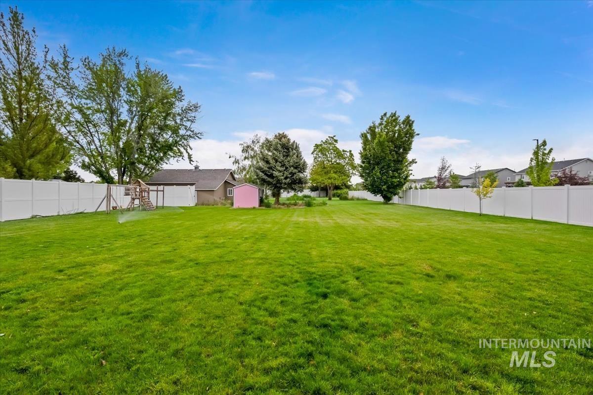 2333 N Mountain Ash Ave, Kuna, Idaho 83634, 4 Bedrooms, 3 Bathrooms, Residential For Sale, Price $839,900, 98987959