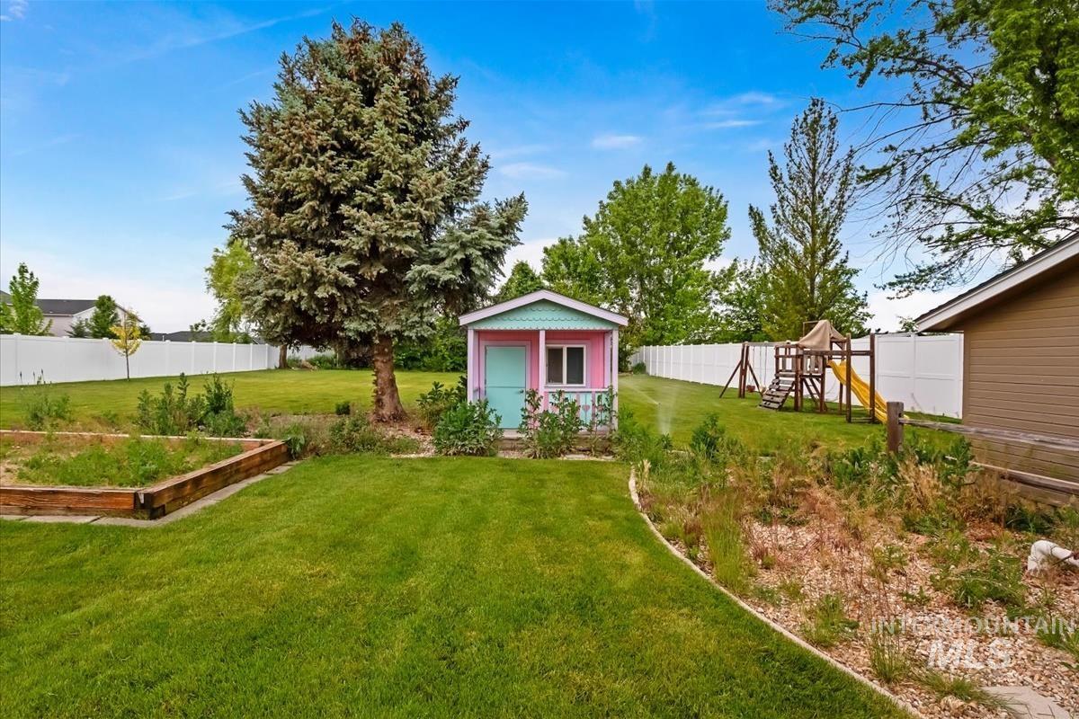 2333 N Mountain Ash Ave, Kuna, Idaho 83634, 4 Bedrooms, 3 Bathrooms, Residential For Sale, Price $839,900, 98987959