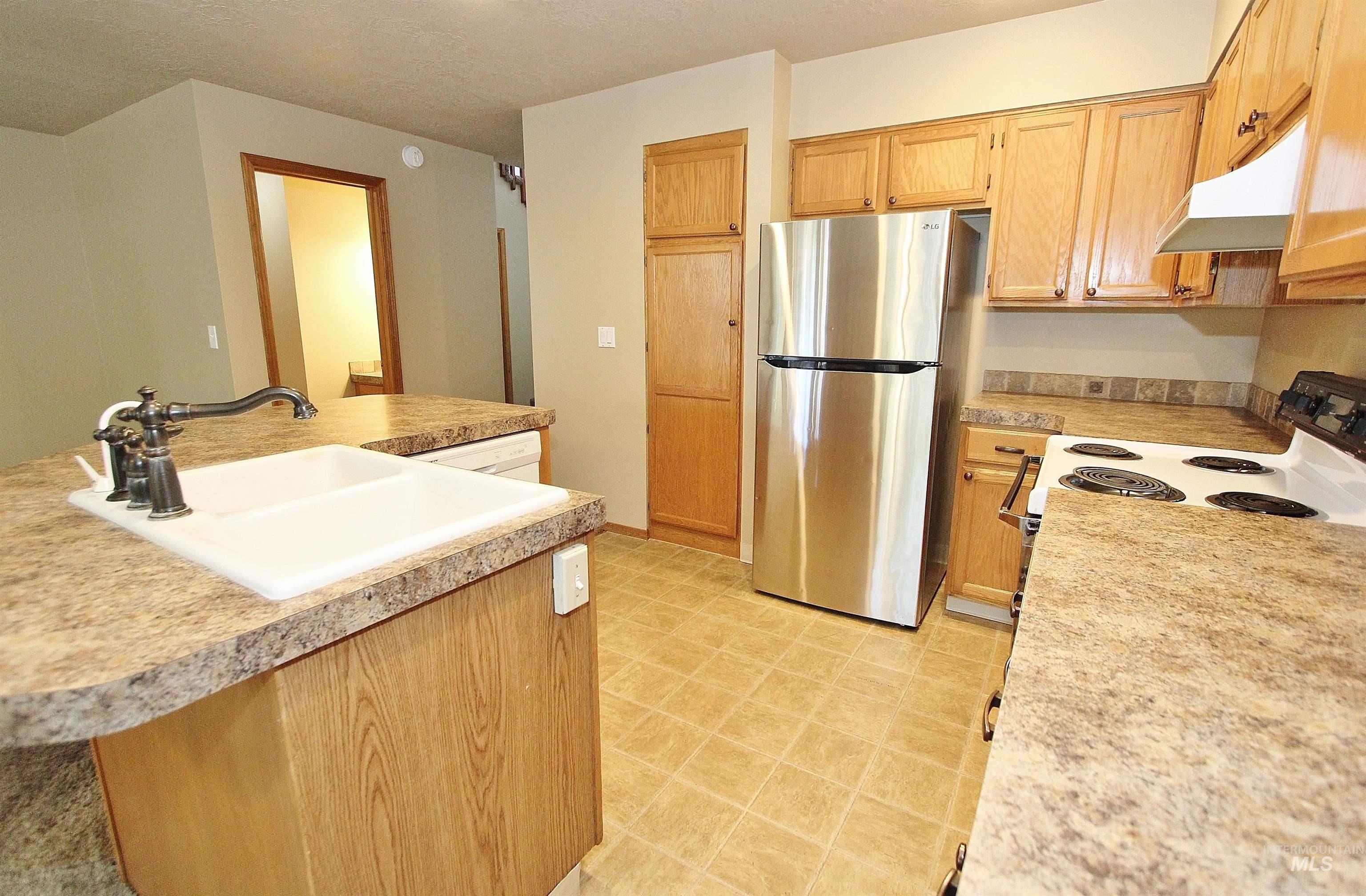1958 S Division Ave, Boise, Idaho 83706, 3 Bedrooms, 2.5 Bathrooms, Residential For Sale, Price $425,000,MLS 98987961
