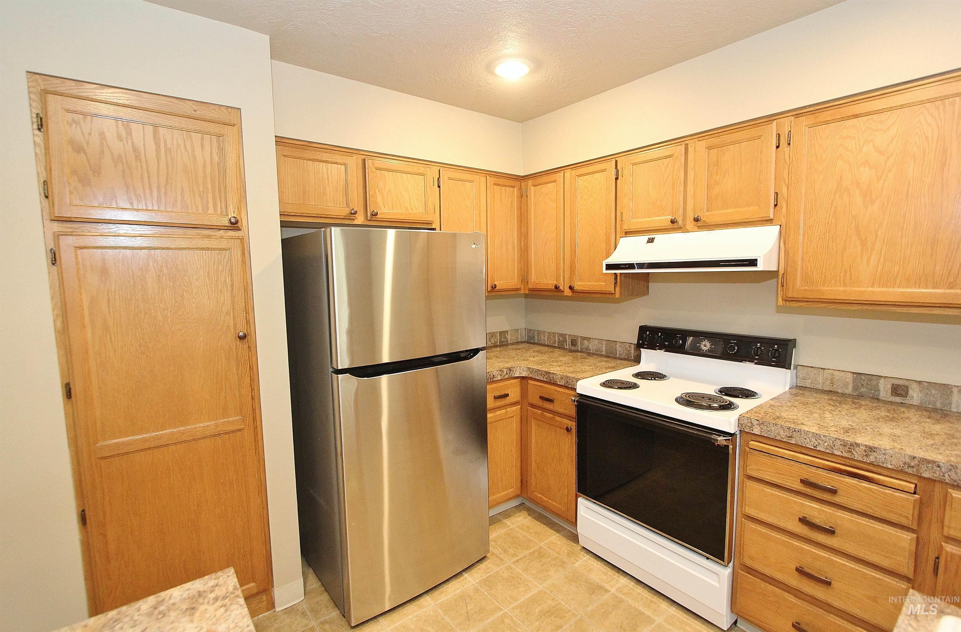 1958 S Division Ave, Boise, Idaho 83706, 3 Bedrooms, 2.5 Bathrooms, Residential For Sale, Price $425,000,MLS 98987961