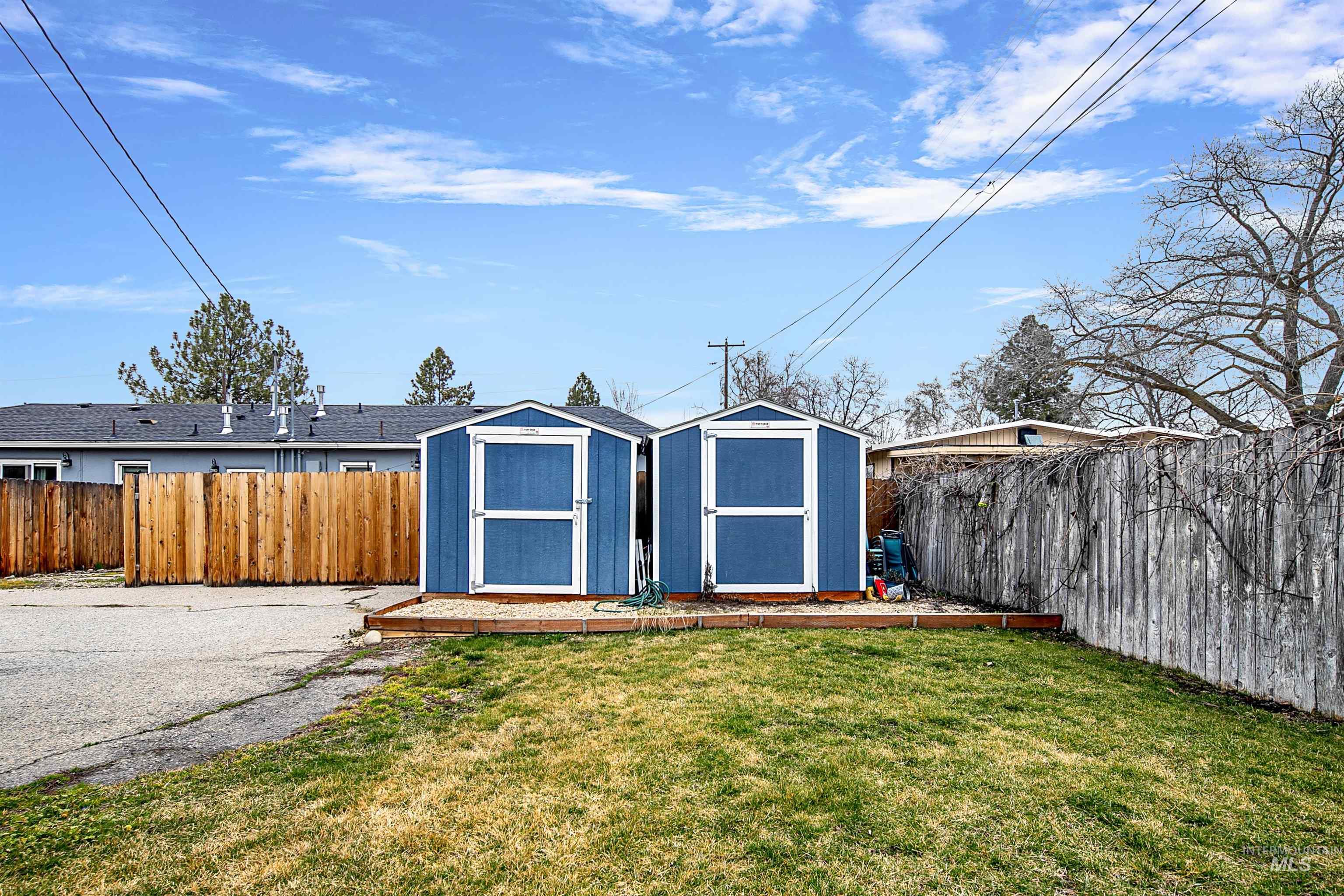 3919 W Garnet St, Boise, Idaho 83703, 2 Bedrooms, 1 Bathroom, Residential Income For Sale, Price $1,035,000, 98987964