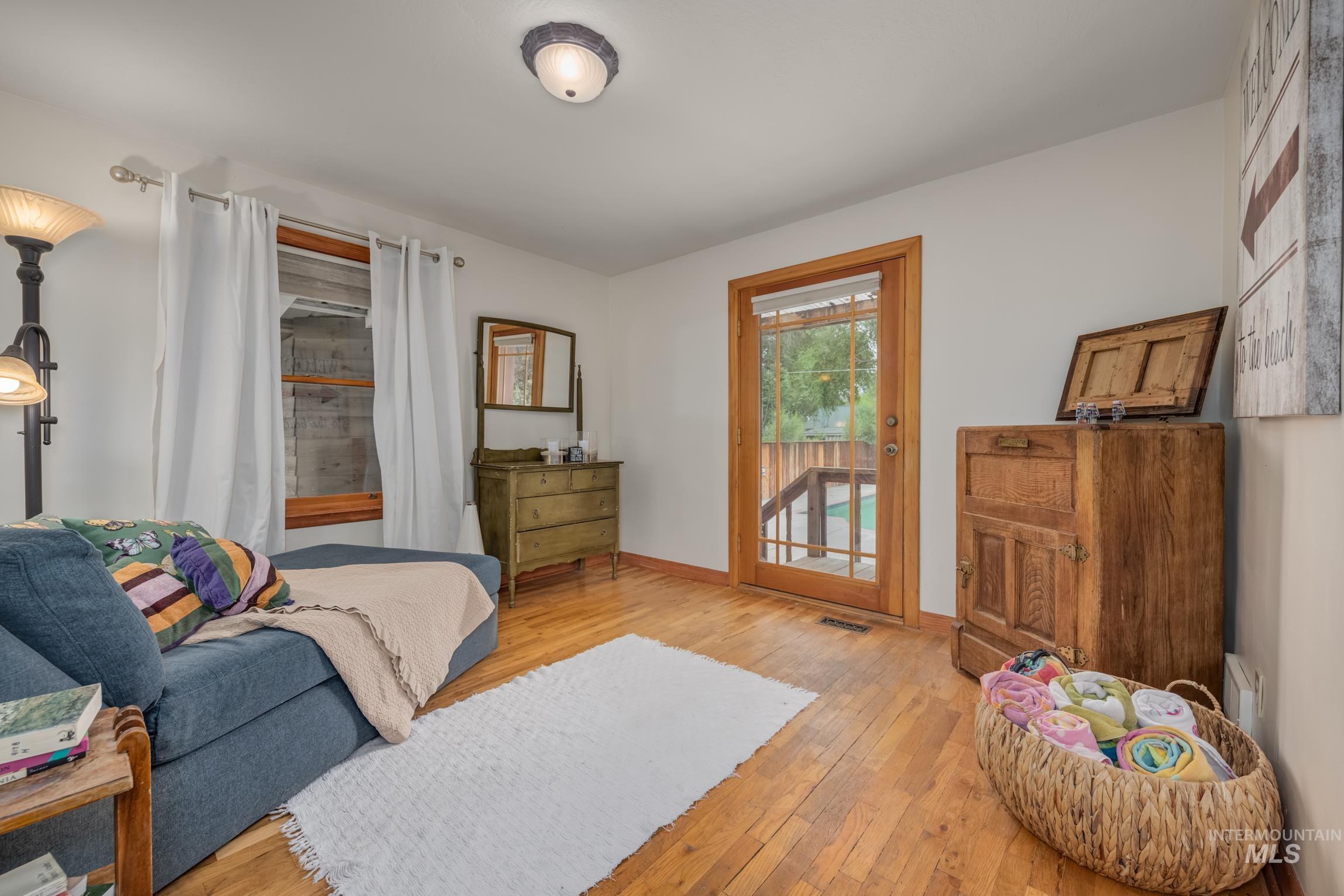 526 Clark St S, Vale, Oregon 97918, 4 Bedrooms, 1.5 Bathrooms, Residential For Sale, Price $319,000, 98987966
