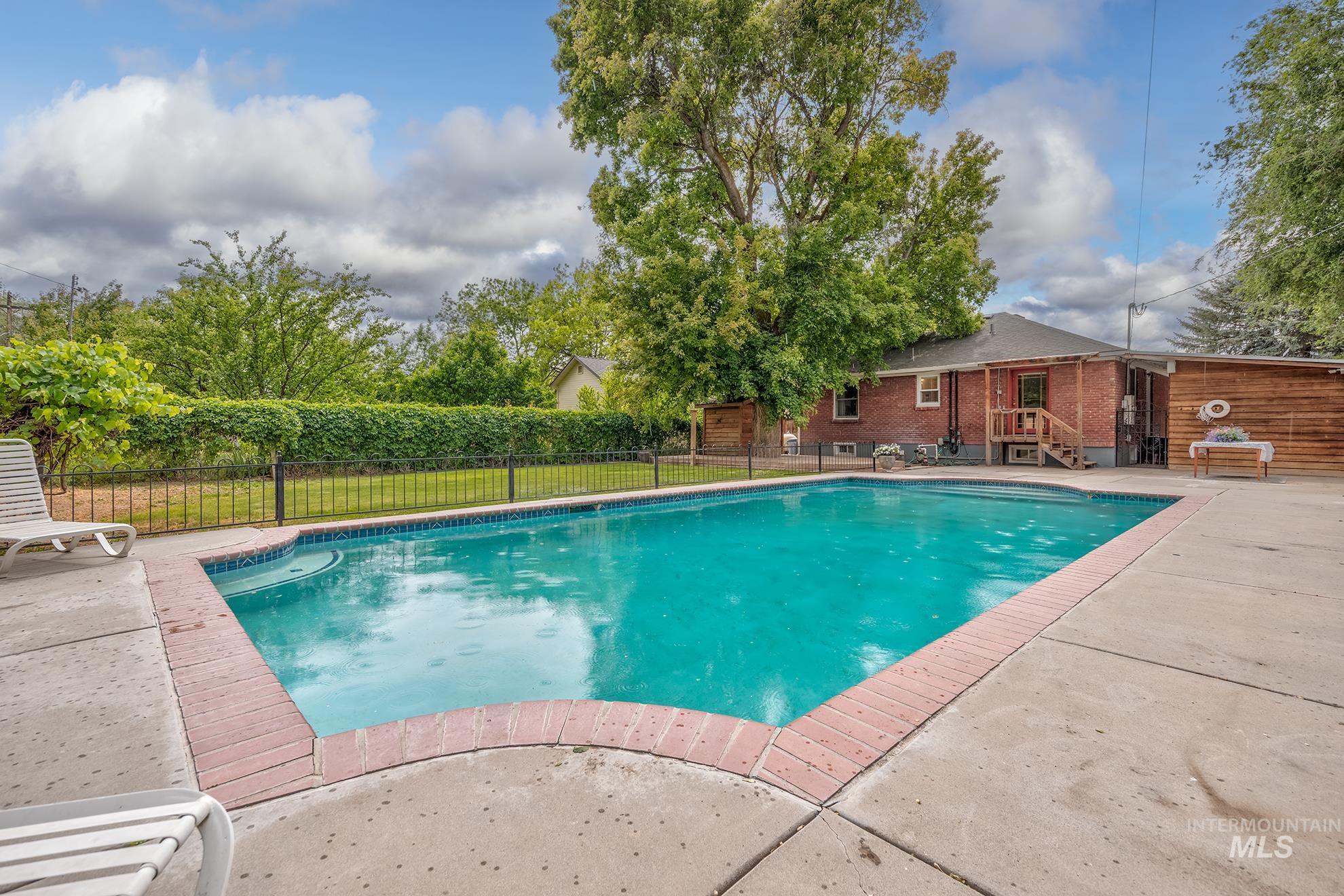 526 Clark St S, Vale, Oregon 97918, 4 Bedrooms, 1.5 Bathrooms, Residential For Sale, Price $319,000, 98987966