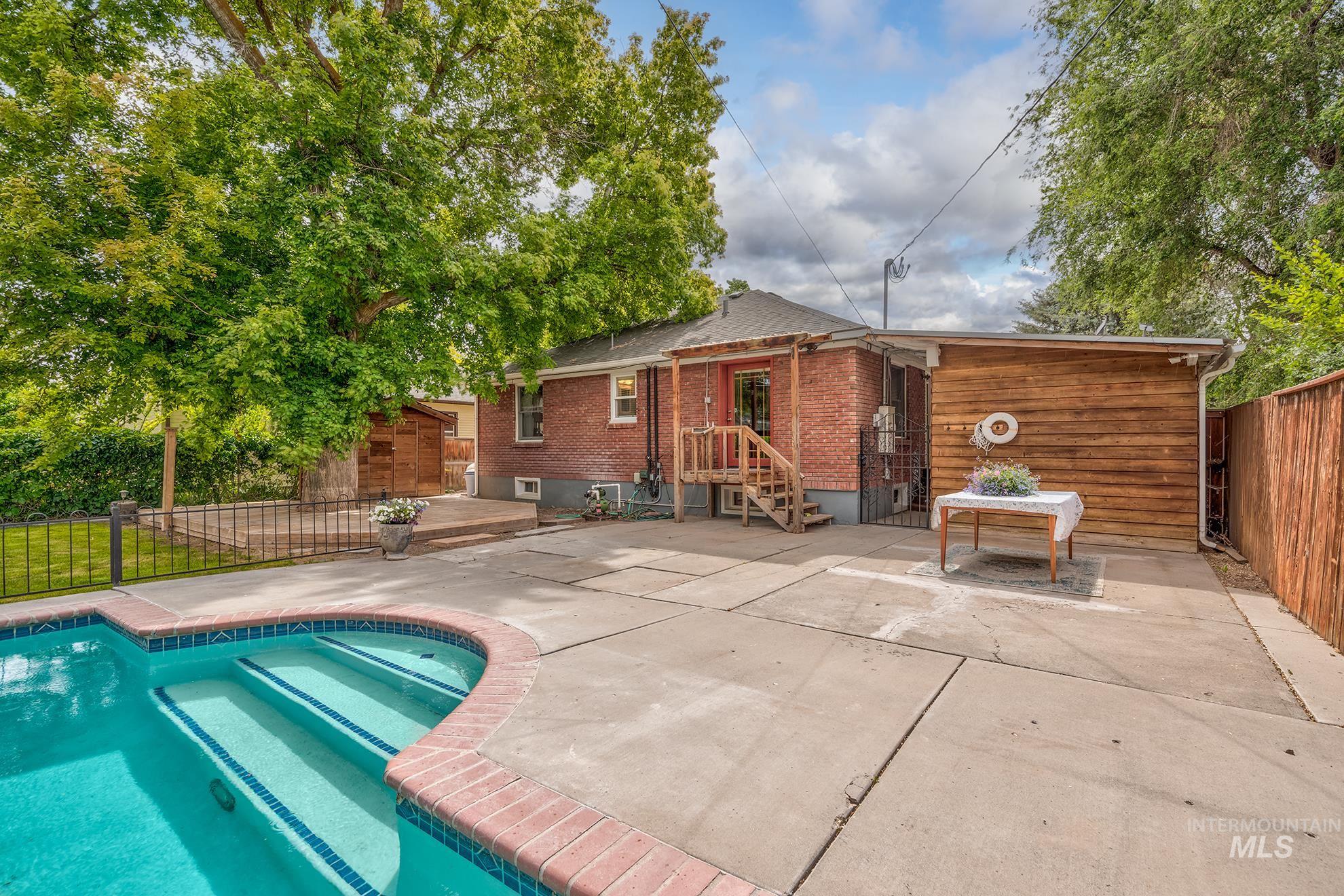 526 Clark St S, Vale, Oregon 97918, 4 Bedrooms, 1.5 Bathrooms, Residential For Sale, Price $319,000, 98987966