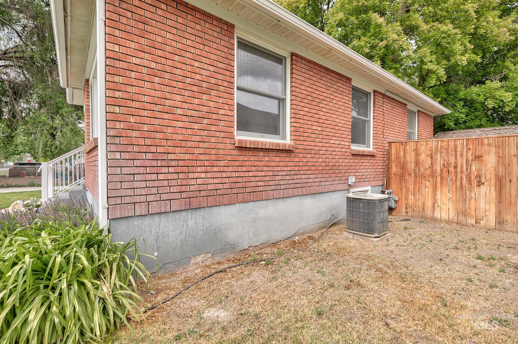 526 Clark St S, Vale, Oregon 97918, 4 Bedrooms, 1.5 Bathrooms, Residential For Sale, Price $319,000, 98987966