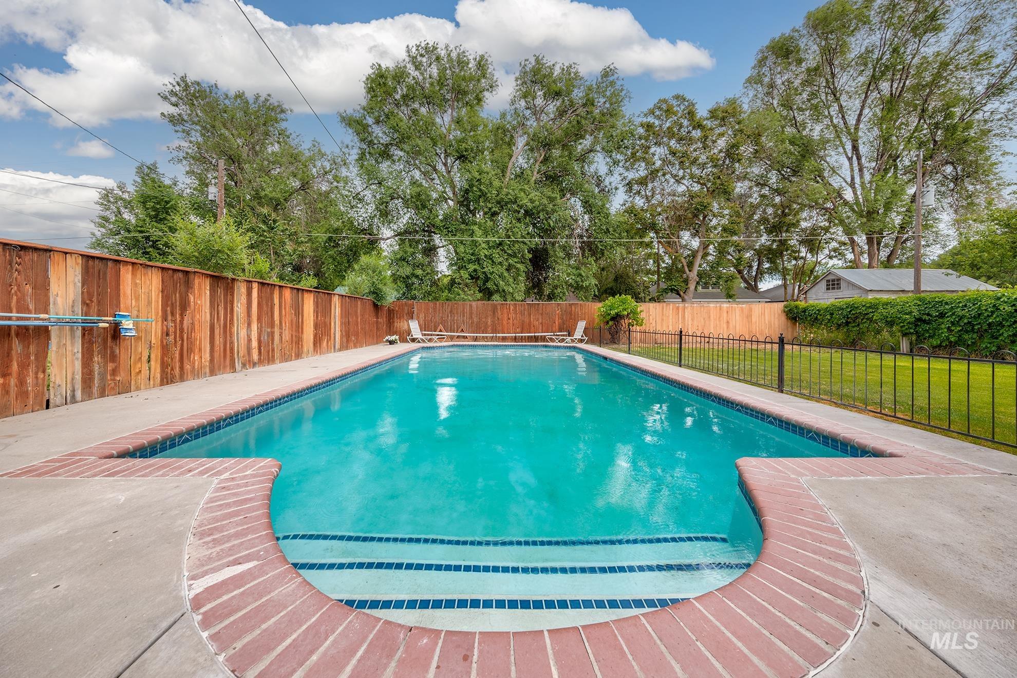 526 Clark St S, Vale, Oregon 97918, 4 Bedrooms, 1.5 Bathrooms, Residential For Sale, Price $319,000, 98987966