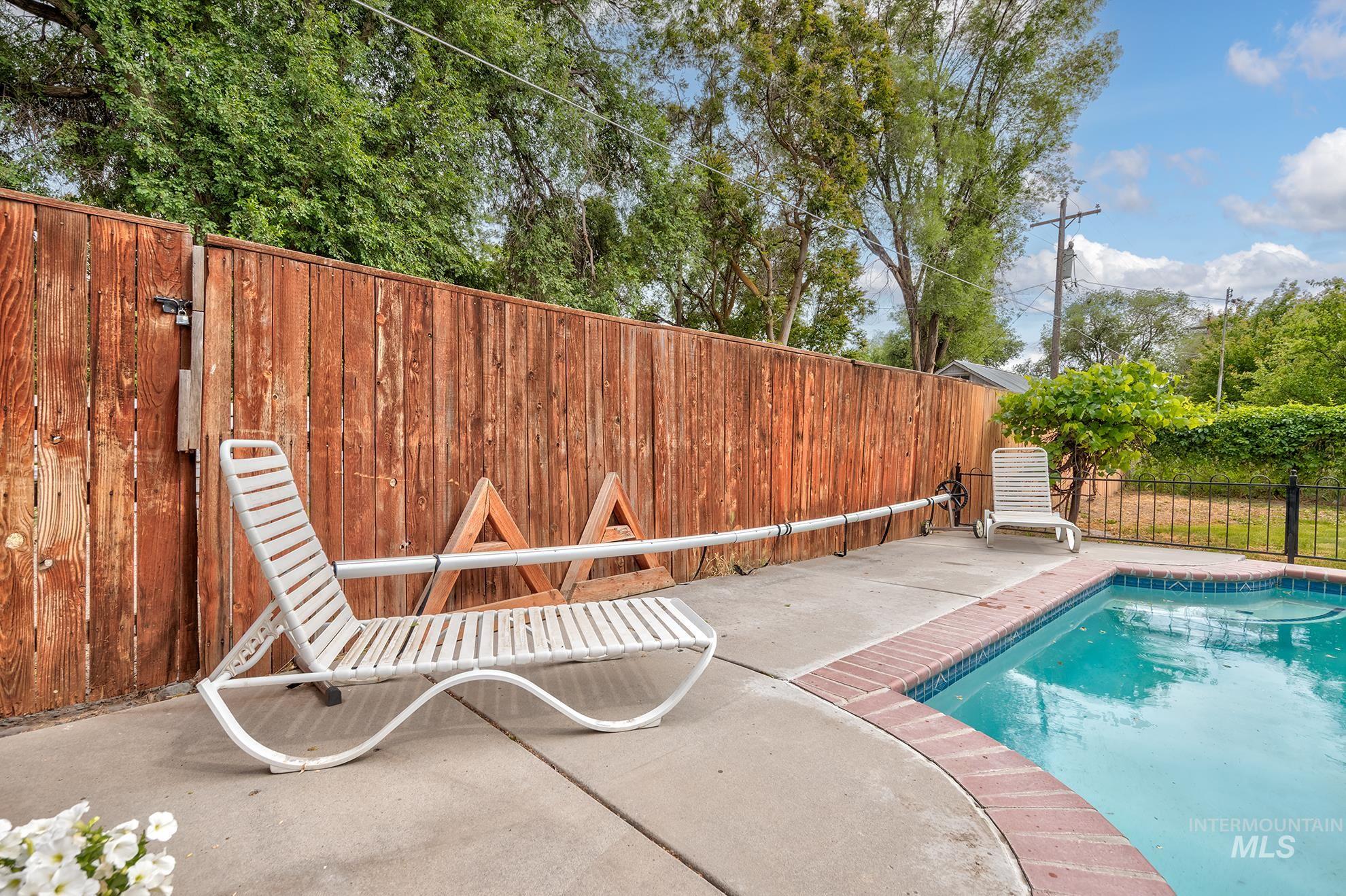 526 Clark St S, Vale, Oregon 97918, 4 Bedrooms, 1.5 Bathrooms, Residential For Sale, Price $319,000, 98987966