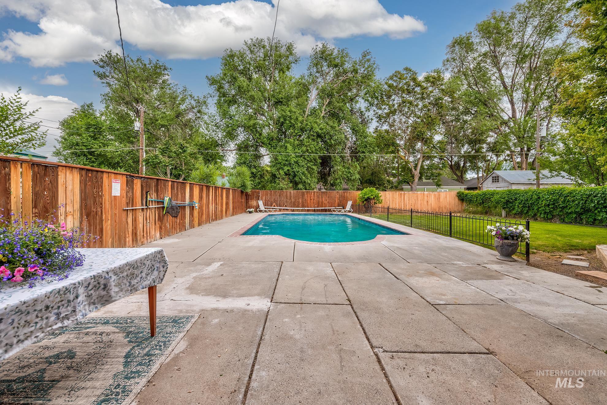 526 Clark St S, Vale, Oregon 97918, 4 Bedrooms, 1.5 Bathrooms, Residential For Sale, Price $319,000, 98987966
