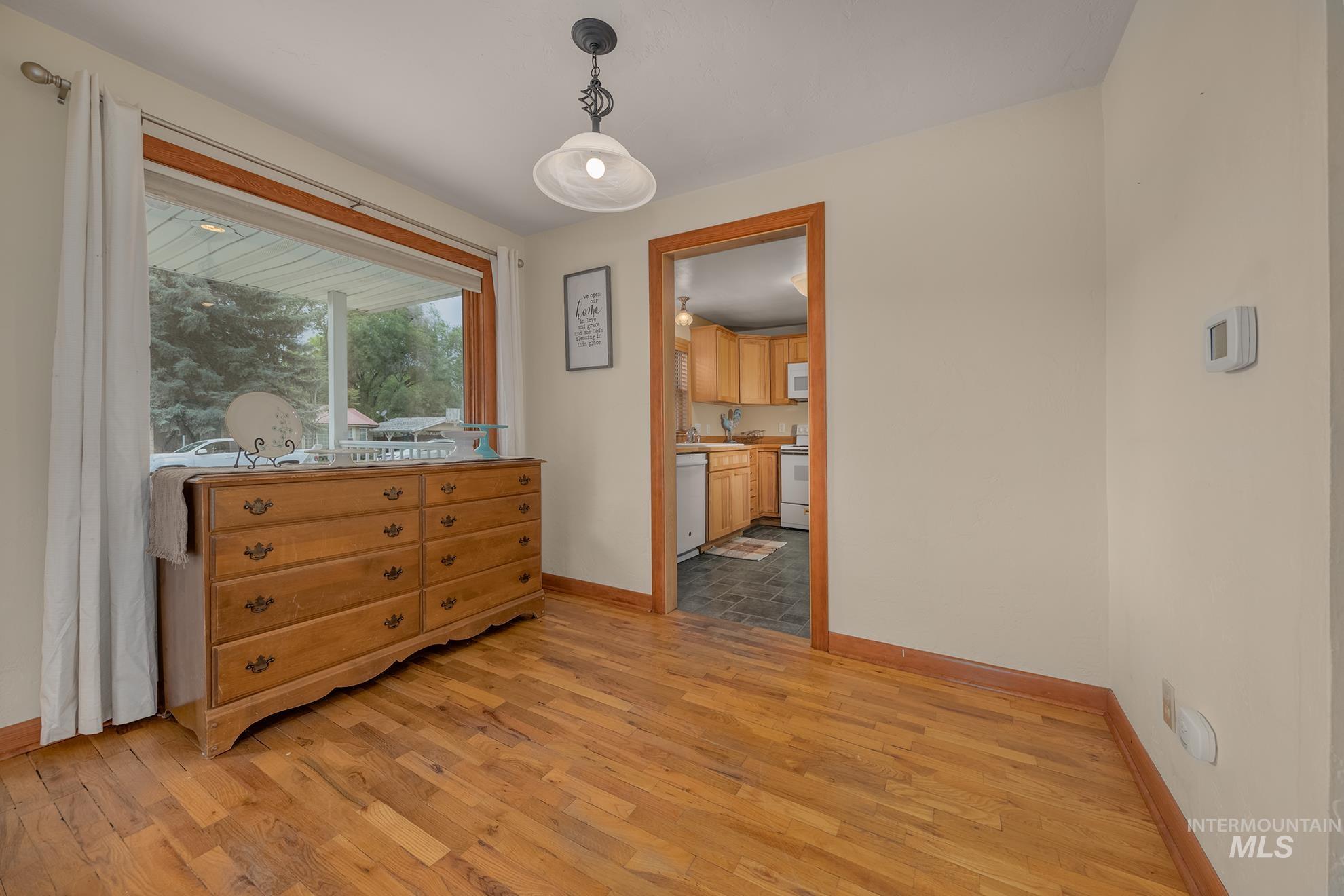 526 Clark St S, Vale, Oregon 97918, 4 Bedrooms, 1.5 Bathrooms, Residential For Sale, Price $319,000, 98987966