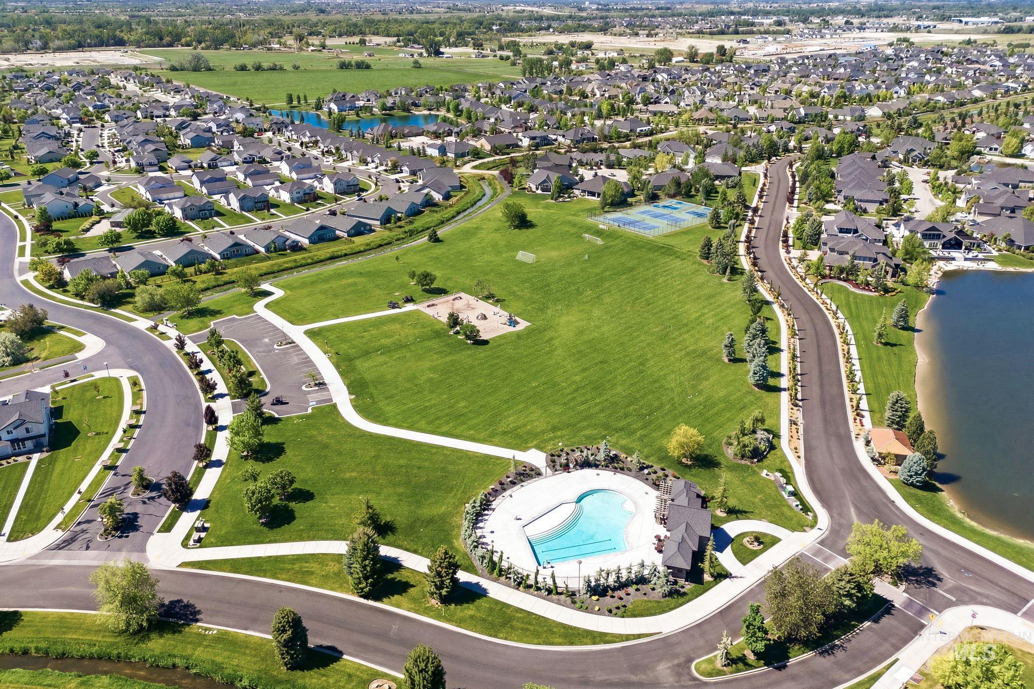 5934 W Hamm Ln, Eagle, Idaho 83616, 3 Bedrooms, 2 Bathrooms, Residential For Sale, Price $544,900, 98987969