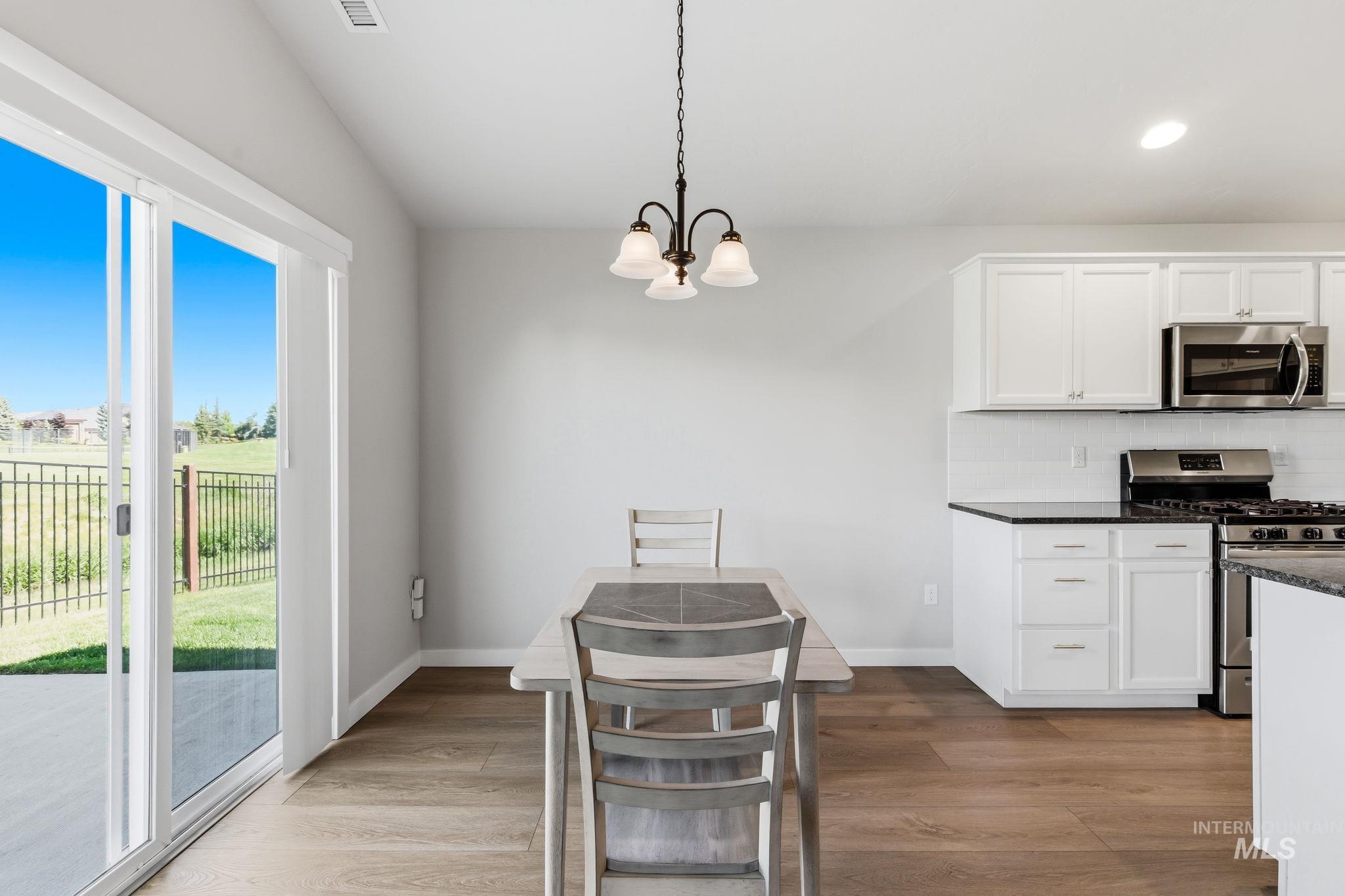 5934 W Hamm Ln, Eagle, Idaho 83616, 3 Bedrooms, 2 Bathrooms, Residential For Sale, Price $544,900, 98987969