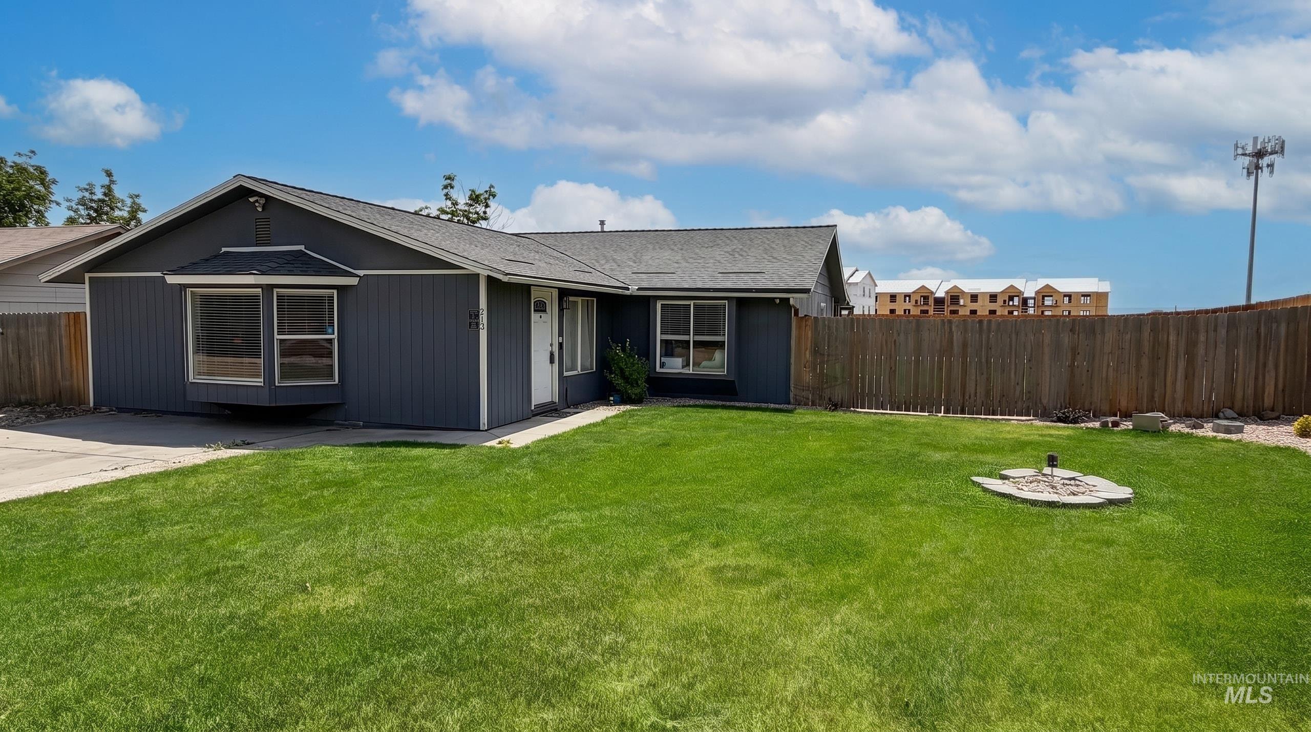 212 Crestline Ave, Caldwell, Idaho 83605, 4 Bedrooms, 2 Bathrooms, Residential For Sale, Price $346,000, 98987972