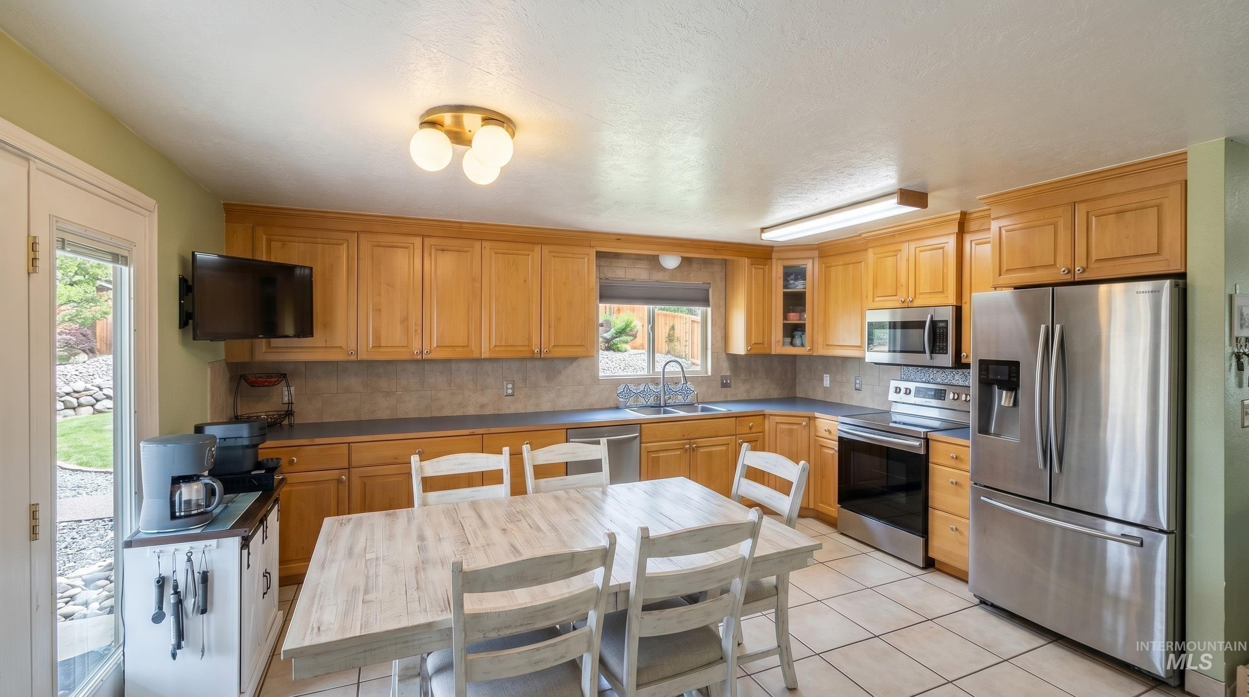 212 Crestline Ave, Caldwell, Idaho 83605, 4 Bedrooms, 2 Bathrooms, Residential For Sale, Price $346,000, 98987972