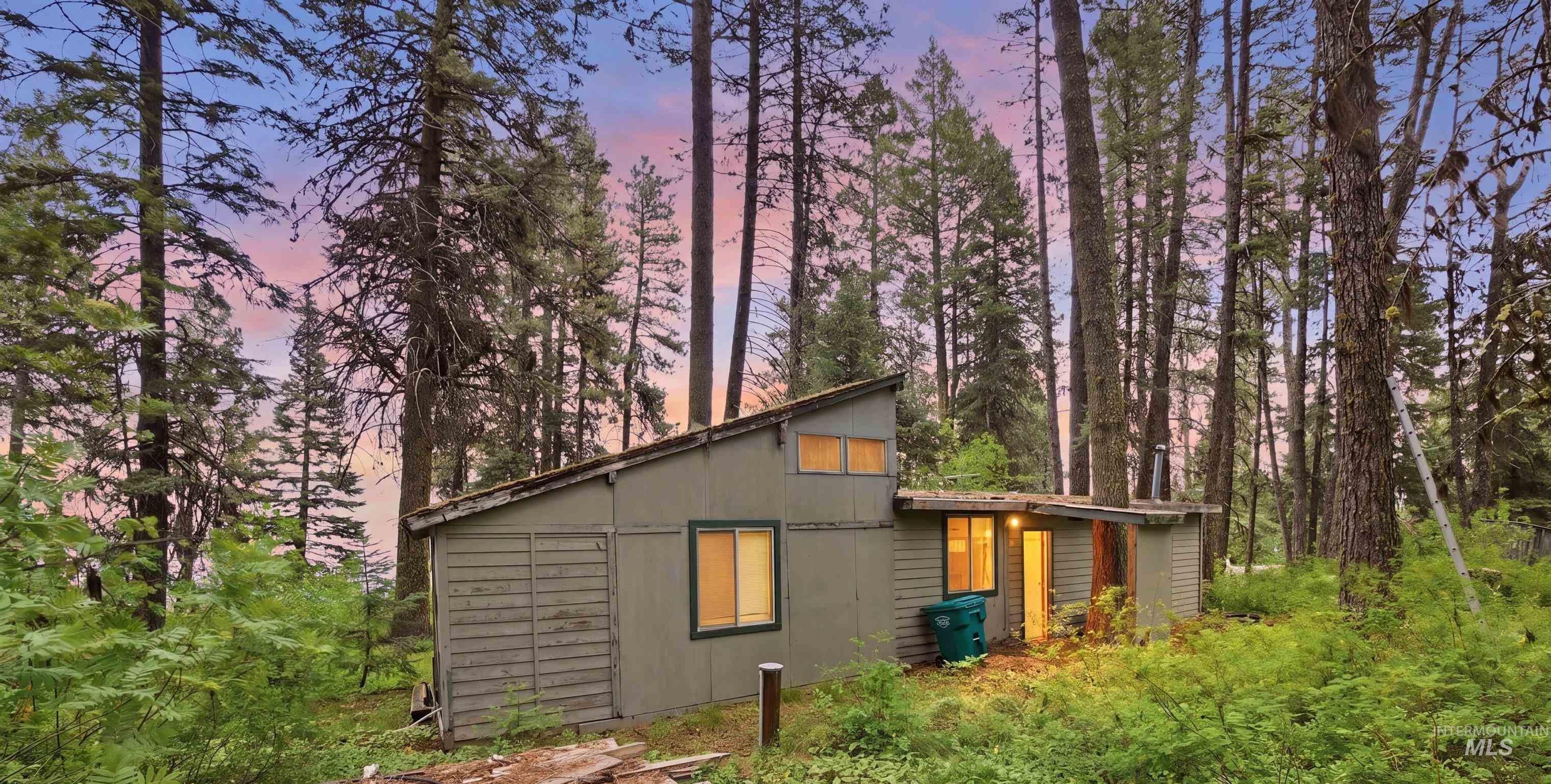 24 Pats Lane, Cascade, Idaho 83611, 1 Bedroom, 1 Bathroom, Residential For Sale, Price $300,000, 98987981