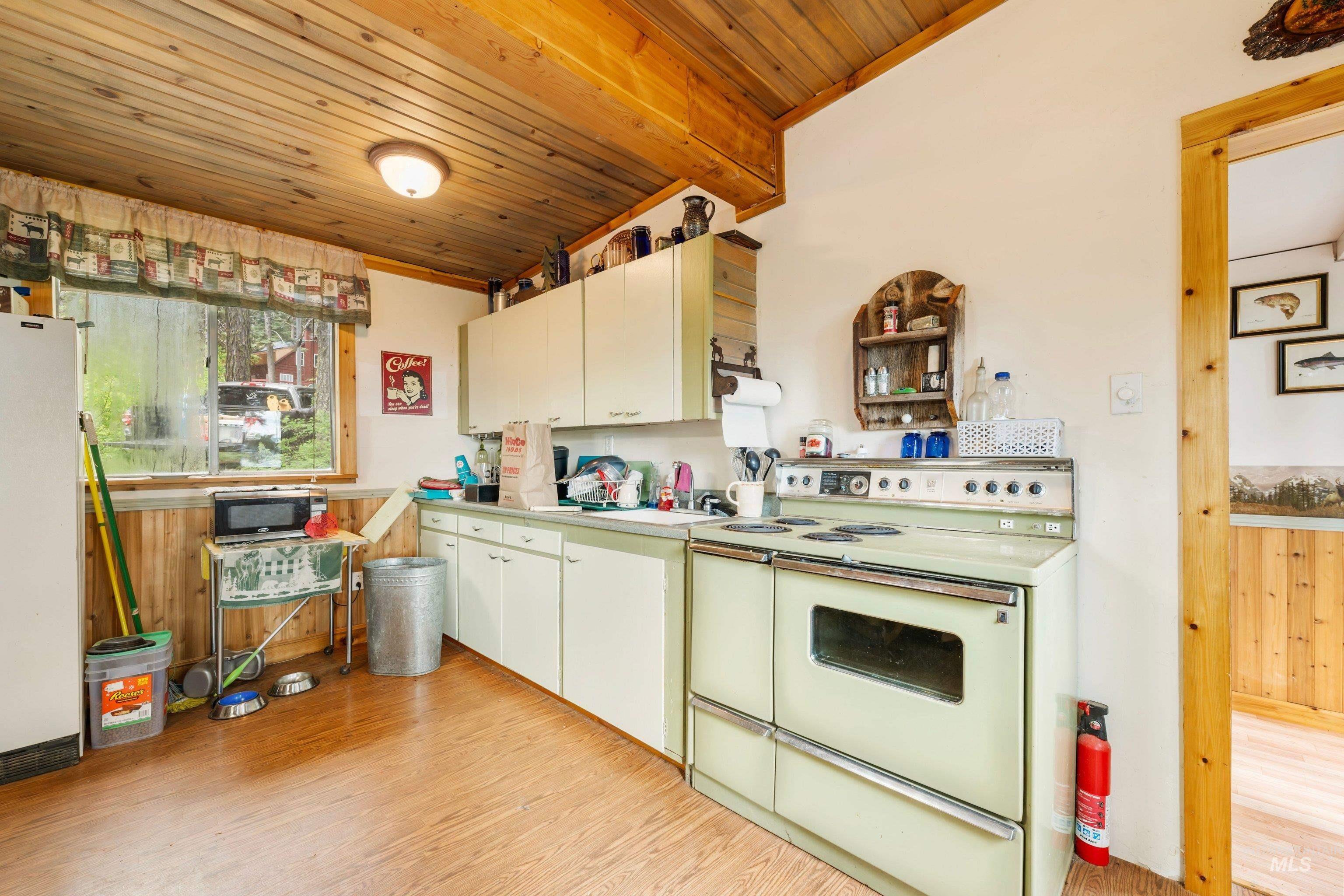 24 Pats Lane, Cascade, Idaho 83611, 1 Bedroom, 1 Bathroom, Residential For Sale, Price $300,000, 98987981