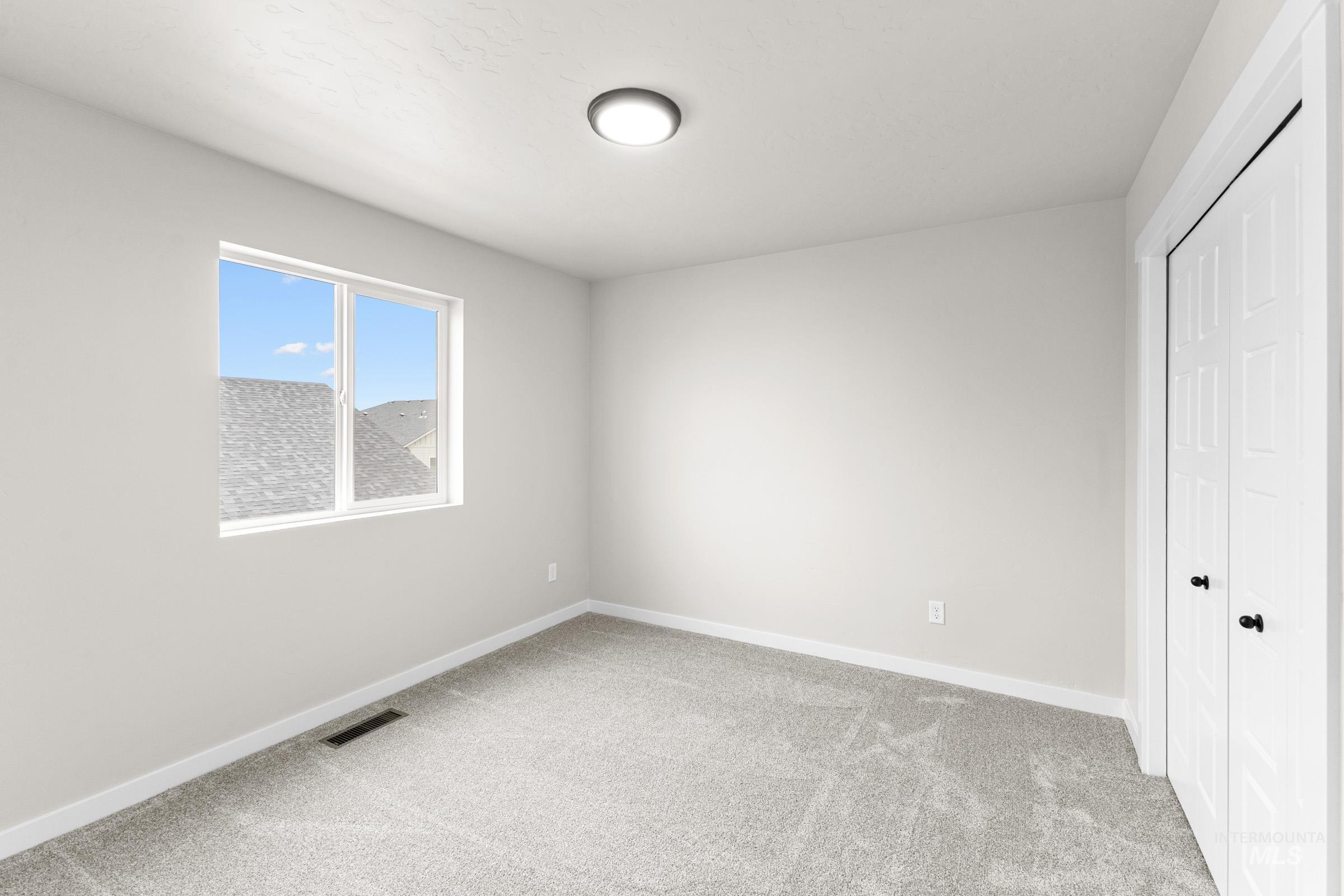 5275 E Phelps Lake Dr, Nampa, Idaho 83687, 5 Bedrooms, 3 Bathrooms, Residential For Sale, Price $579,990, 98987984