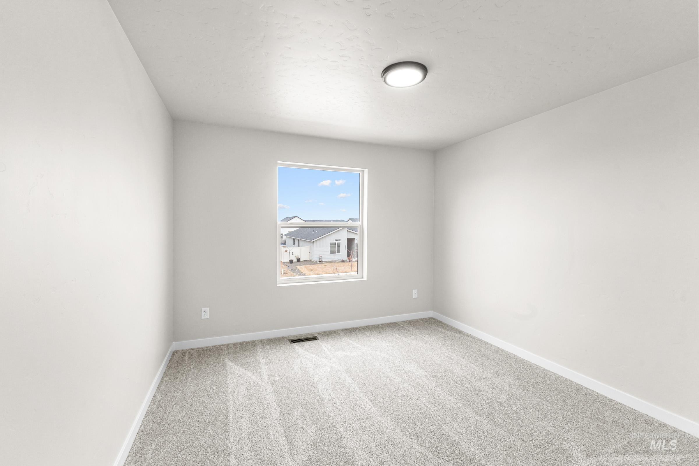 5275 E Phelps Lake Dr, Nampa, Idaho 83687, 5 Bedrooms, 3 Bathrooms, Residential For Sale, Price $579,990, 98987984