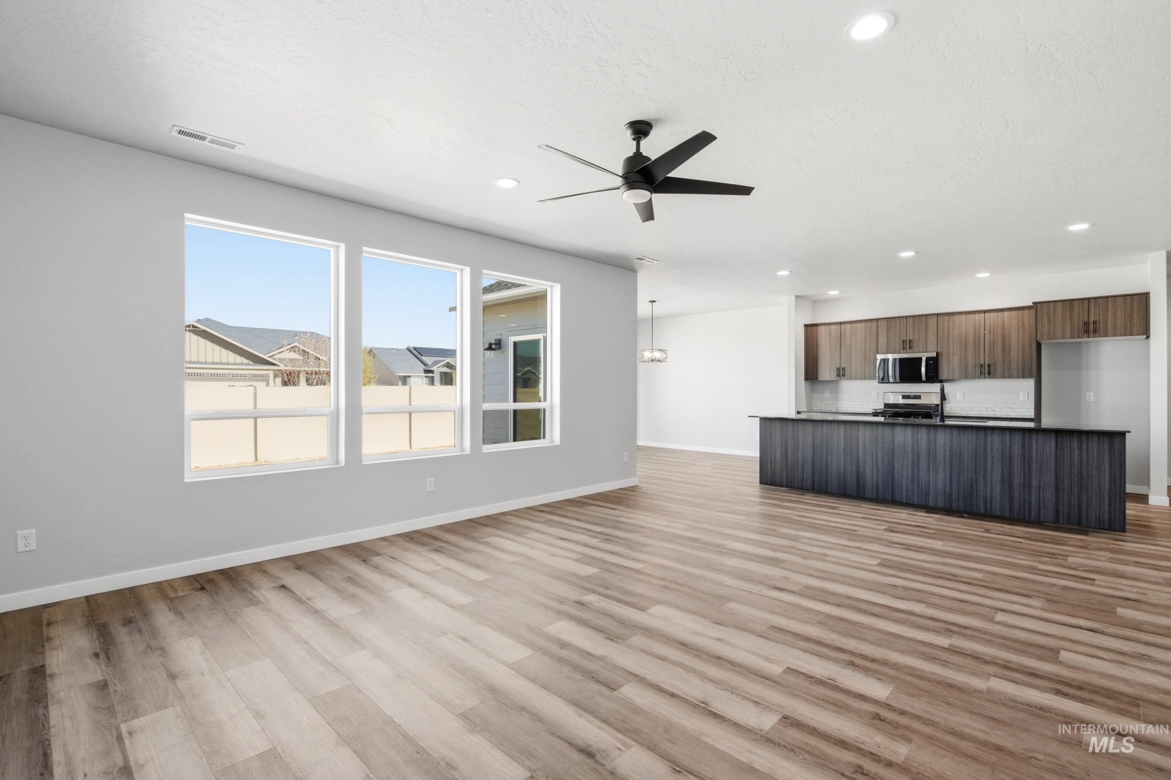 4304 E Woodmurra St, Meridian, Idaho 83642, 4 Bedrooms, 2 Bathrooms, Residential For Sale, Price $669,990, 98987993