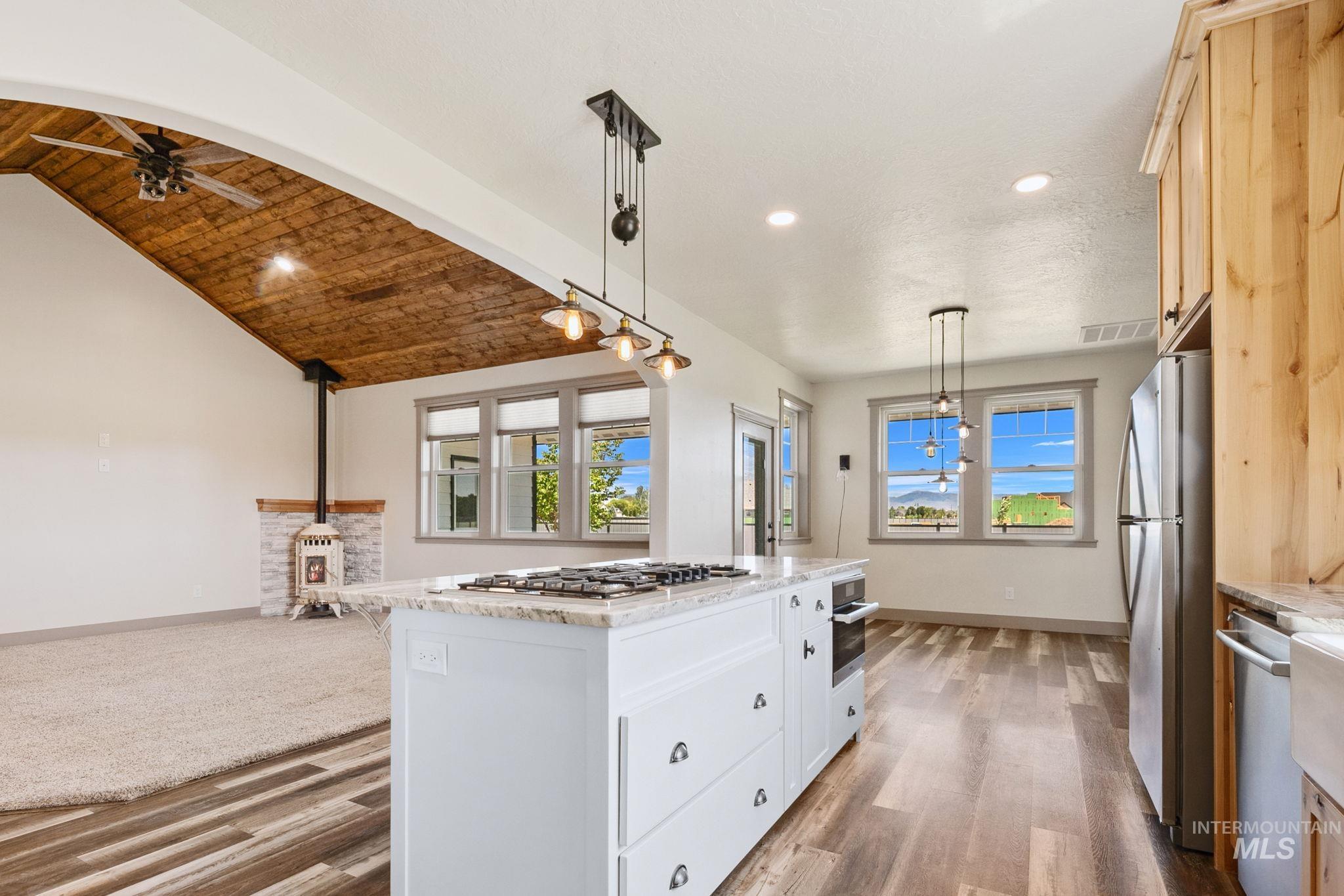4807 W Little Feather Ln, Eagle, Idaho 83616, 3 Bedrooms, 3 Bathrooms, Residential For Sale, Price $1,699,900, 98987995