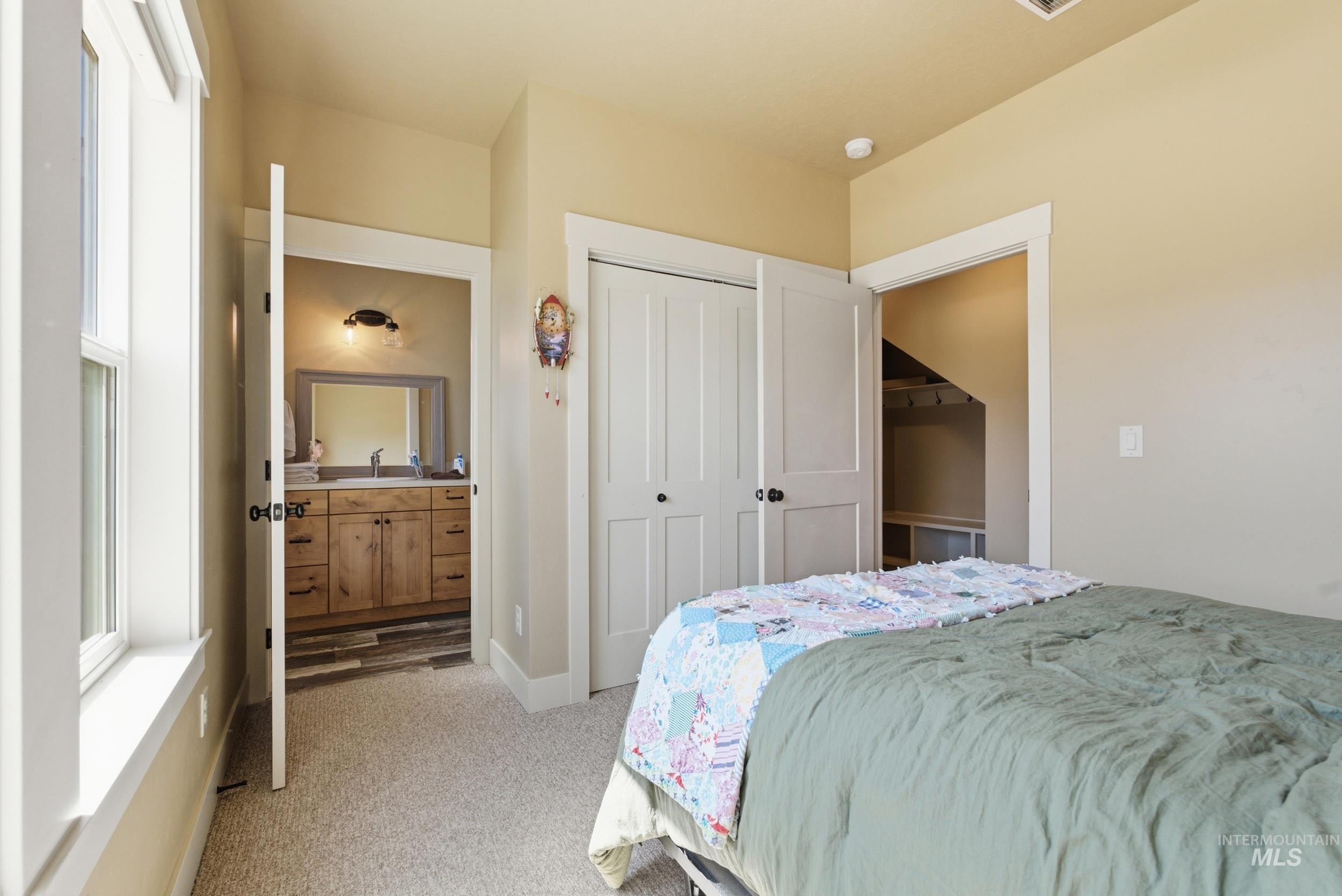 19 Southfork ln, Garden Valley, Idaho 83622, 3 Bedrooms, 2.5 Bathrooms, Residential For Sale, Price $598,700, 98988001