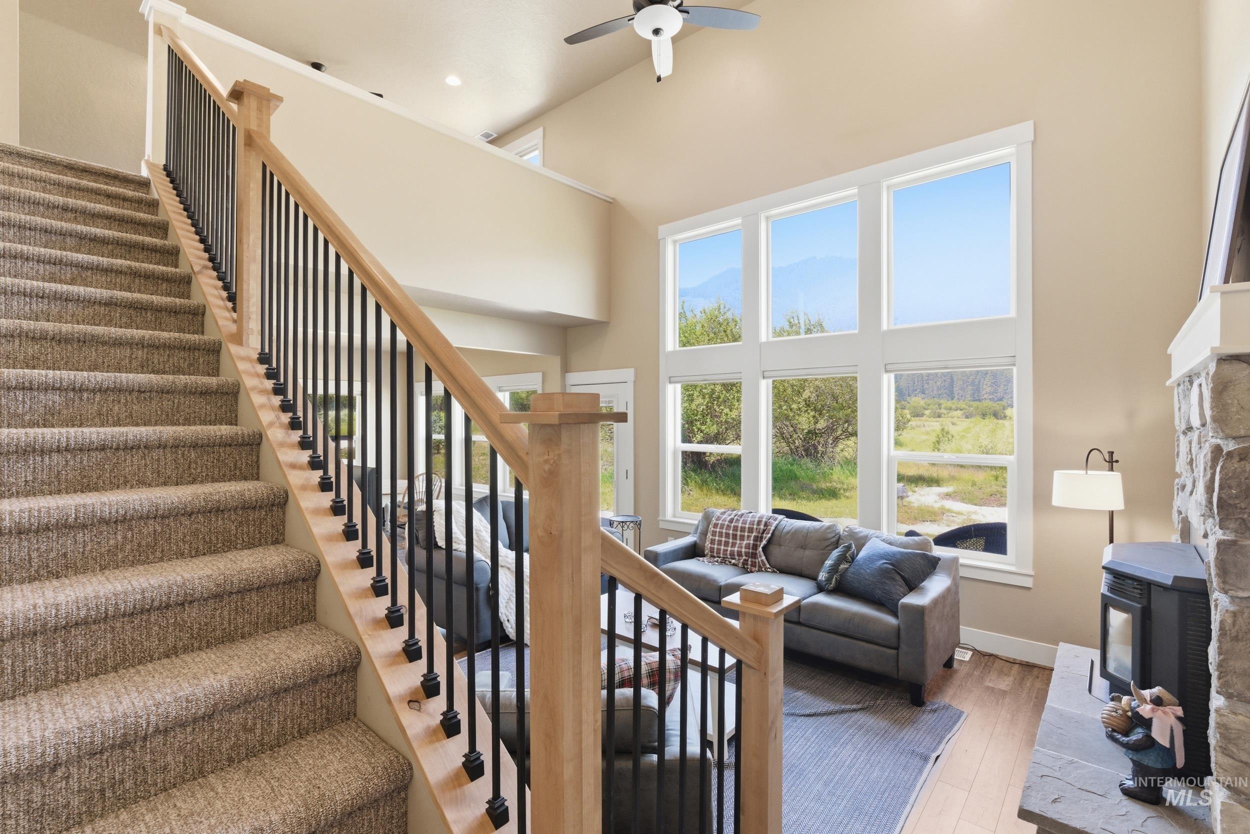 19 Southfork ln, Garden Valley, Idaho 83622, 3 Bedrooms, 2.5 Bathrooms, Residential For Sale, Price $598,700, 98988001