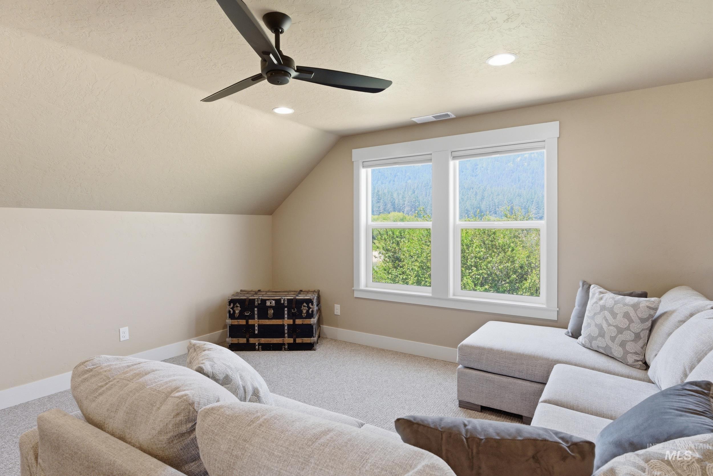 19 Southfork ln, Garden Valley, Idaho 83622, 3 Bedrooms, 2.5 Bathrooms, Residential For Sale, Price $598,700, 98988001