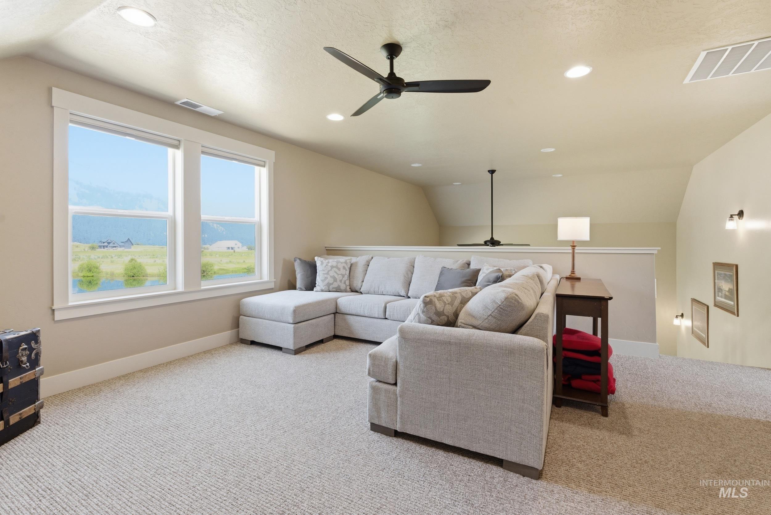 19 Southfork ln, Garden Valley, Idaho 83622, 3 Bedrooms, 2.5 Bathrooms, Residential For Sale, Price $598,700, 98988001