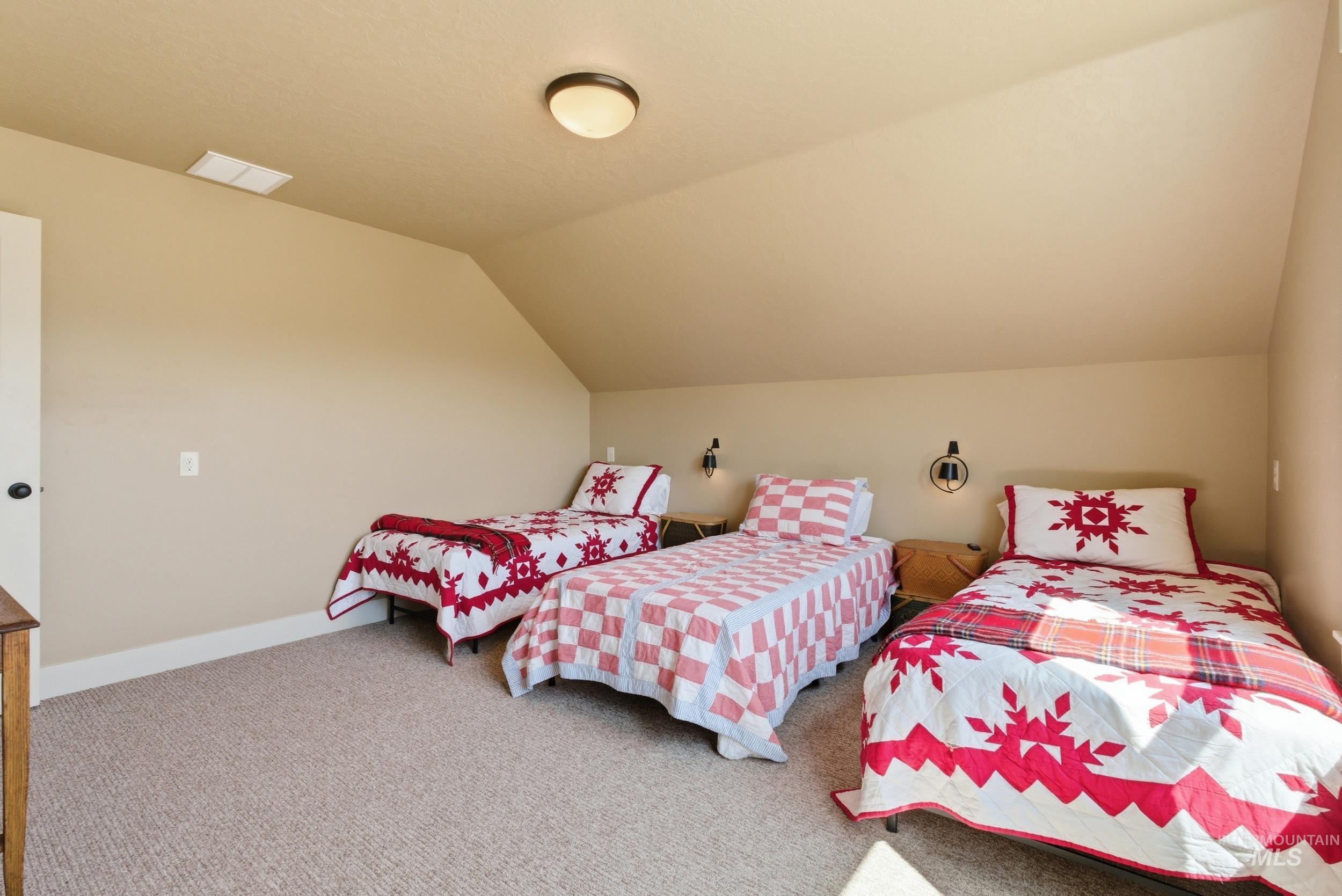 19 Southfork ln, Garden Valley, Idaho 83622, 3 Bedrooms, 2.5 Bathrooms, Residential For Sale, Price $598,700, 98988001