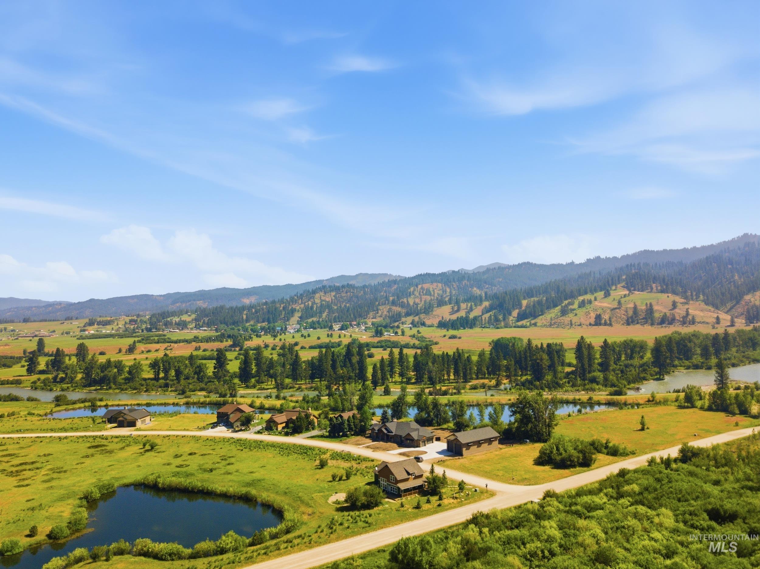 19 Southfork ln, Garden Valley, Idaho 83622, 3 Bedrooms, 2.5 Bathrooms, Residential For Sale, Price $598,700, 98988001