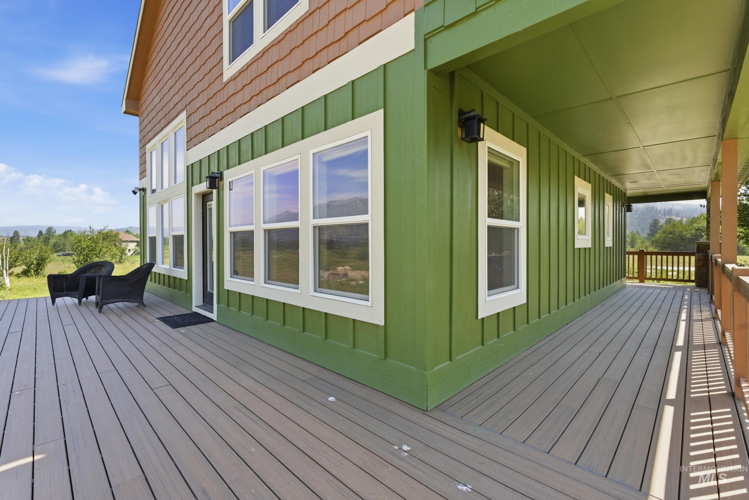 19 Southfork ln, Garden Valley, Idaho 83622, 3 Bedrooms, 2.5 Bathrooms, Residential For Sale, Price $598,700, 98988001