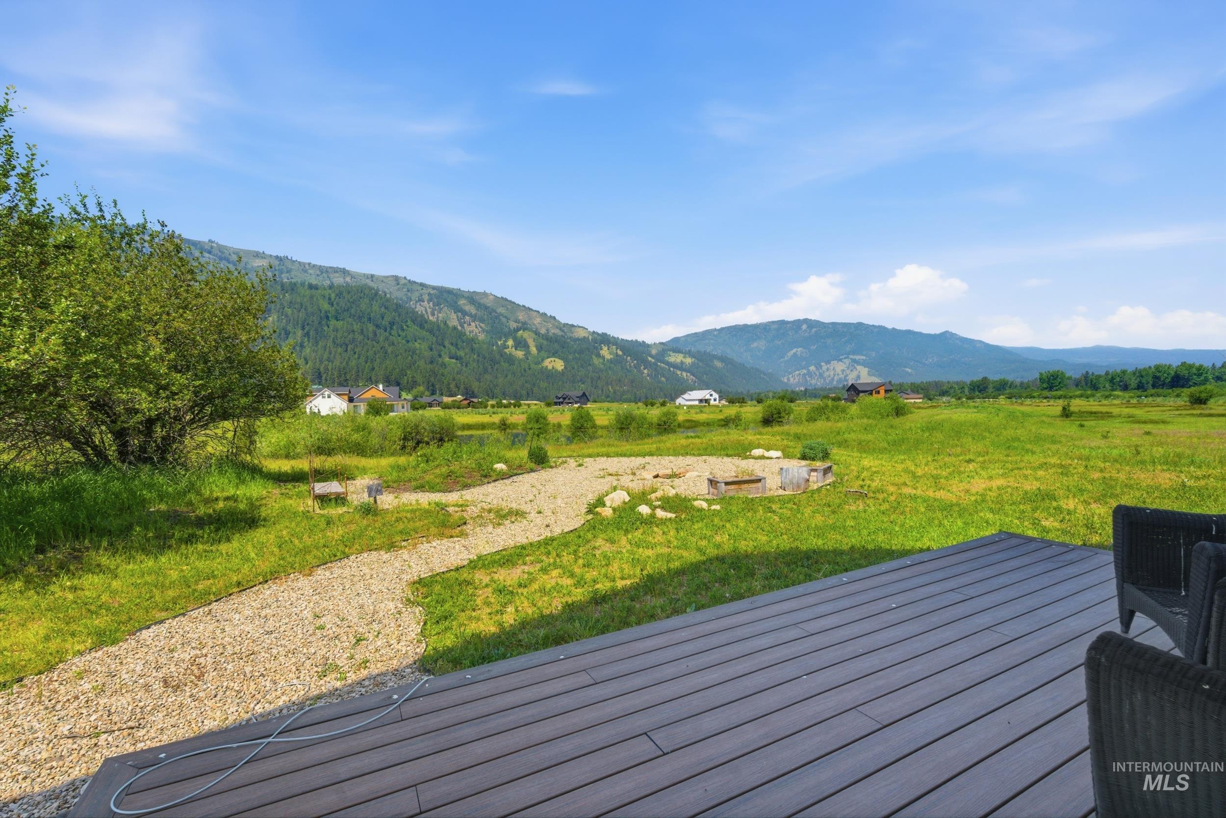 19 Southfork ln, Garden Valley, Idaho 83622, 3 Bedrooms, 2.5 Bathrooms, Residential For Sale, Price $598,700, 98988001