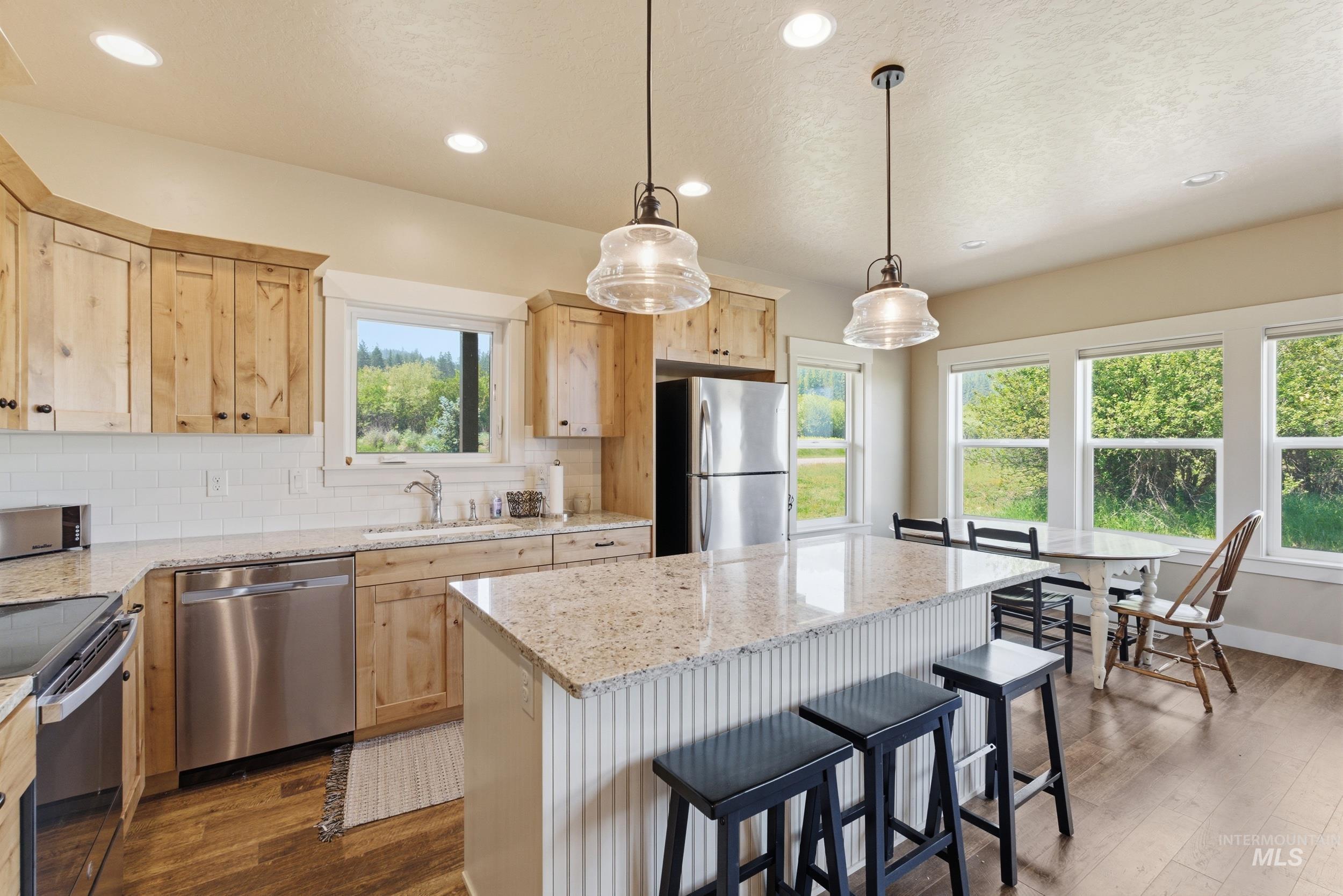 19 Southfork ln, Garden Valley, Idaho 83622, 3 Bedrooms, 2.5 Bathrooms, Residential For Sale, Price $598,700, 98988001