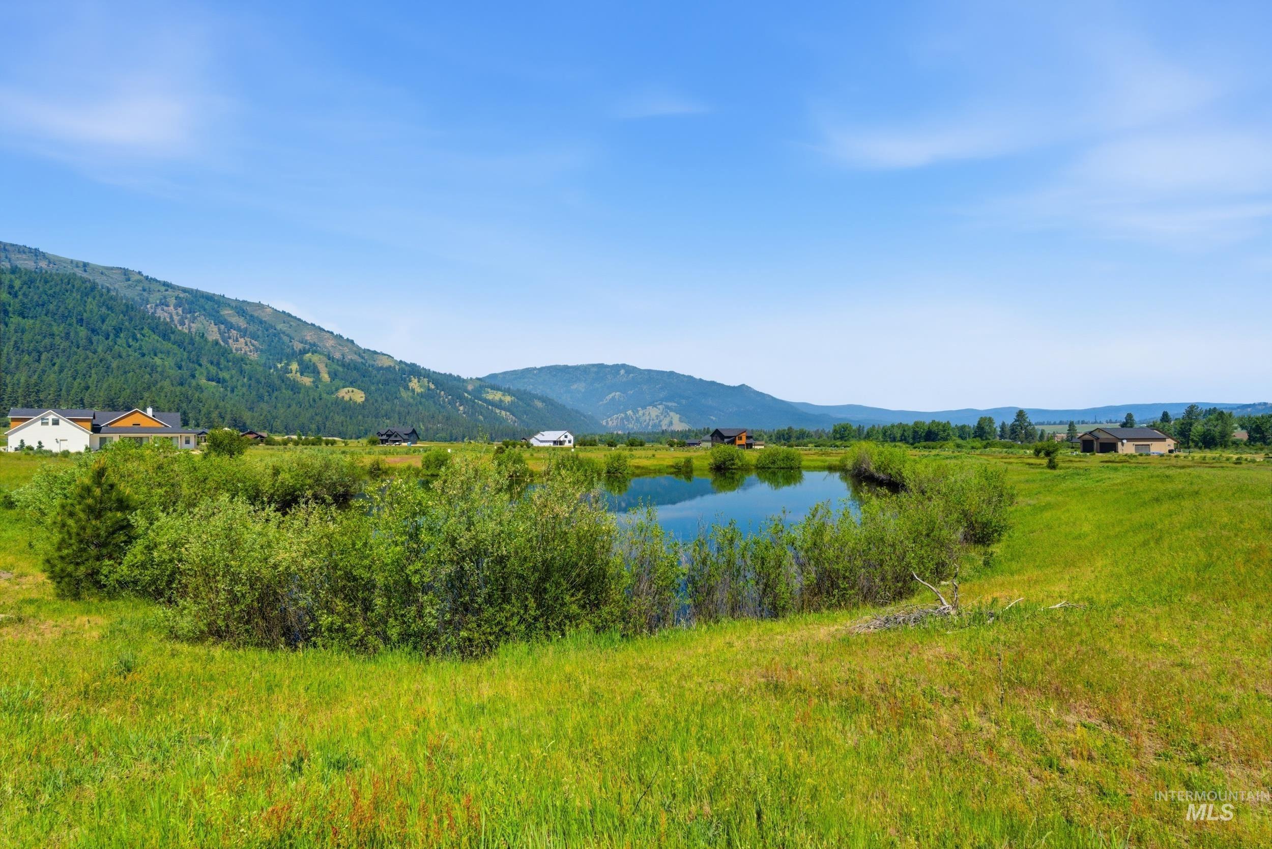 19 Southfork ln, Garden Valley, Idaho 83622, 3 Bedrooms, 2.5 Bathrooms, Residential For Sale, Price $598,700, 98988001