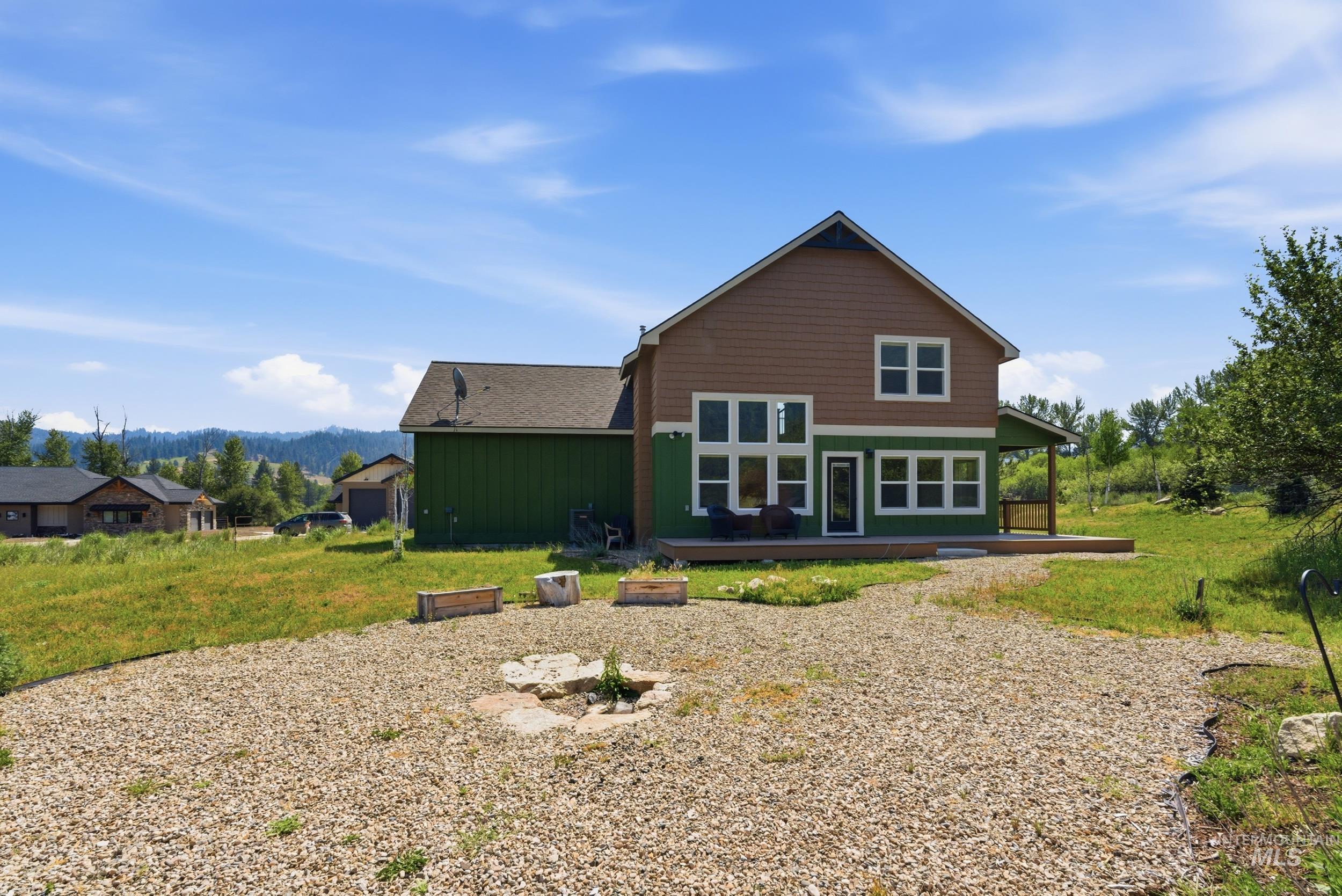 19 Southfork ln, Garden Valley, Idaho 83622, 3 Bedrooms, 2.5 Bathrooms, Residential For Sale, Price $598,700, 98988001