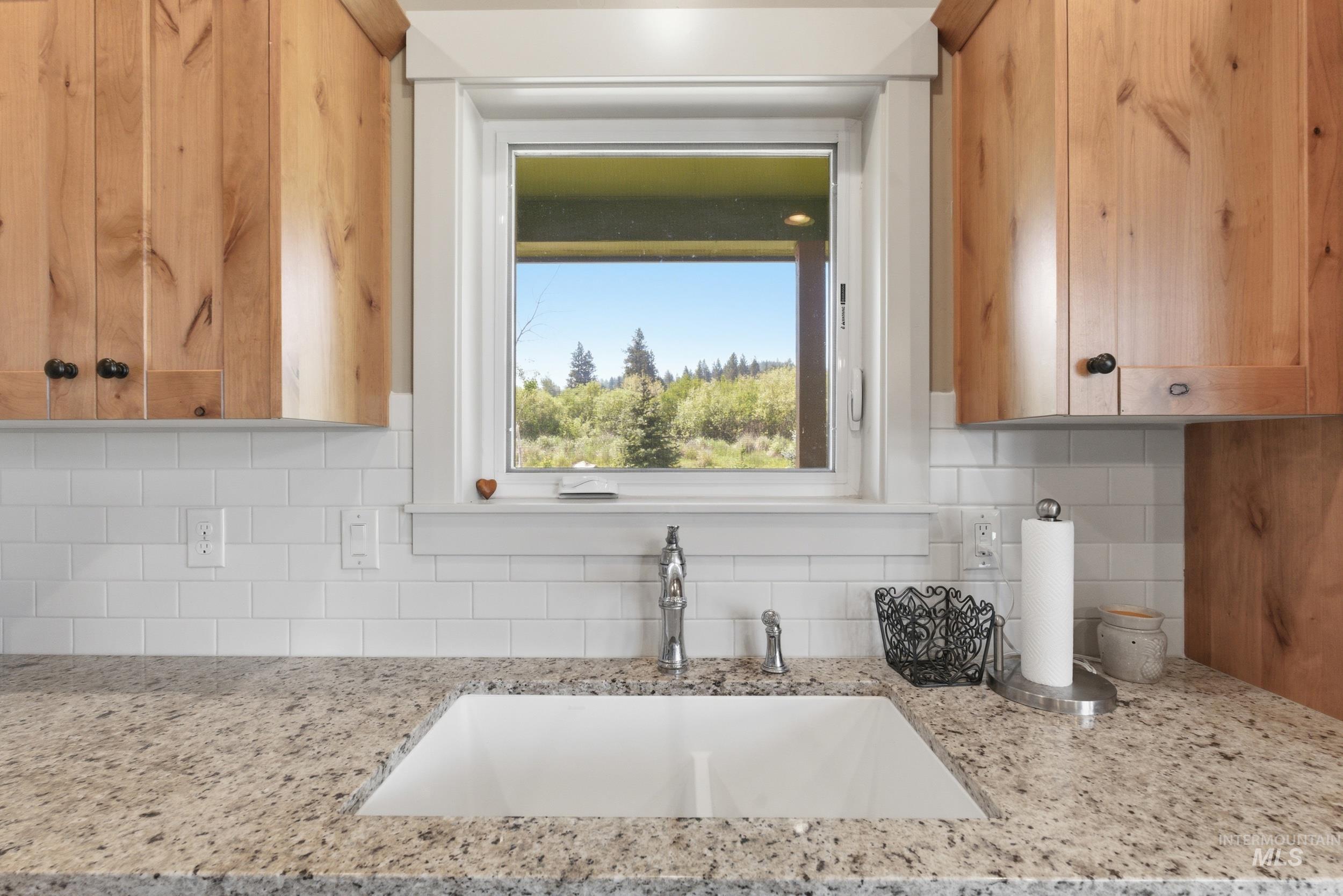 19 Southfork ln, Garden Valley, Idaho 83622, 3 Bedrooms, 2.5 Bathrooms, Residential For Sale, Price $598,700, 98988001