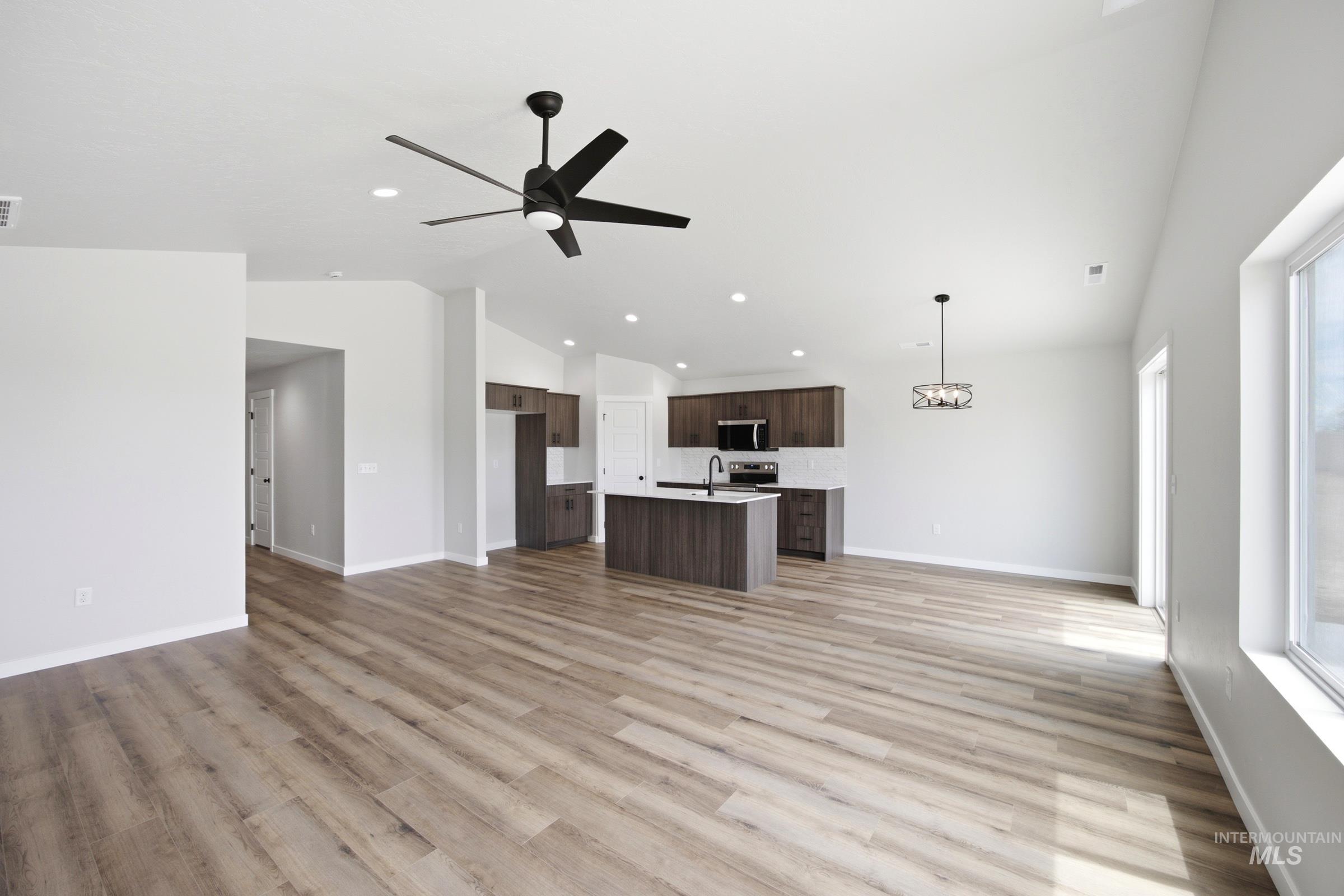 1187 W Jasper St, Meridian, Idaho 83642, 3 Bedrooms, 2 Bathrooms, Residential For Sale, Price $459,990,MLS 98988004
