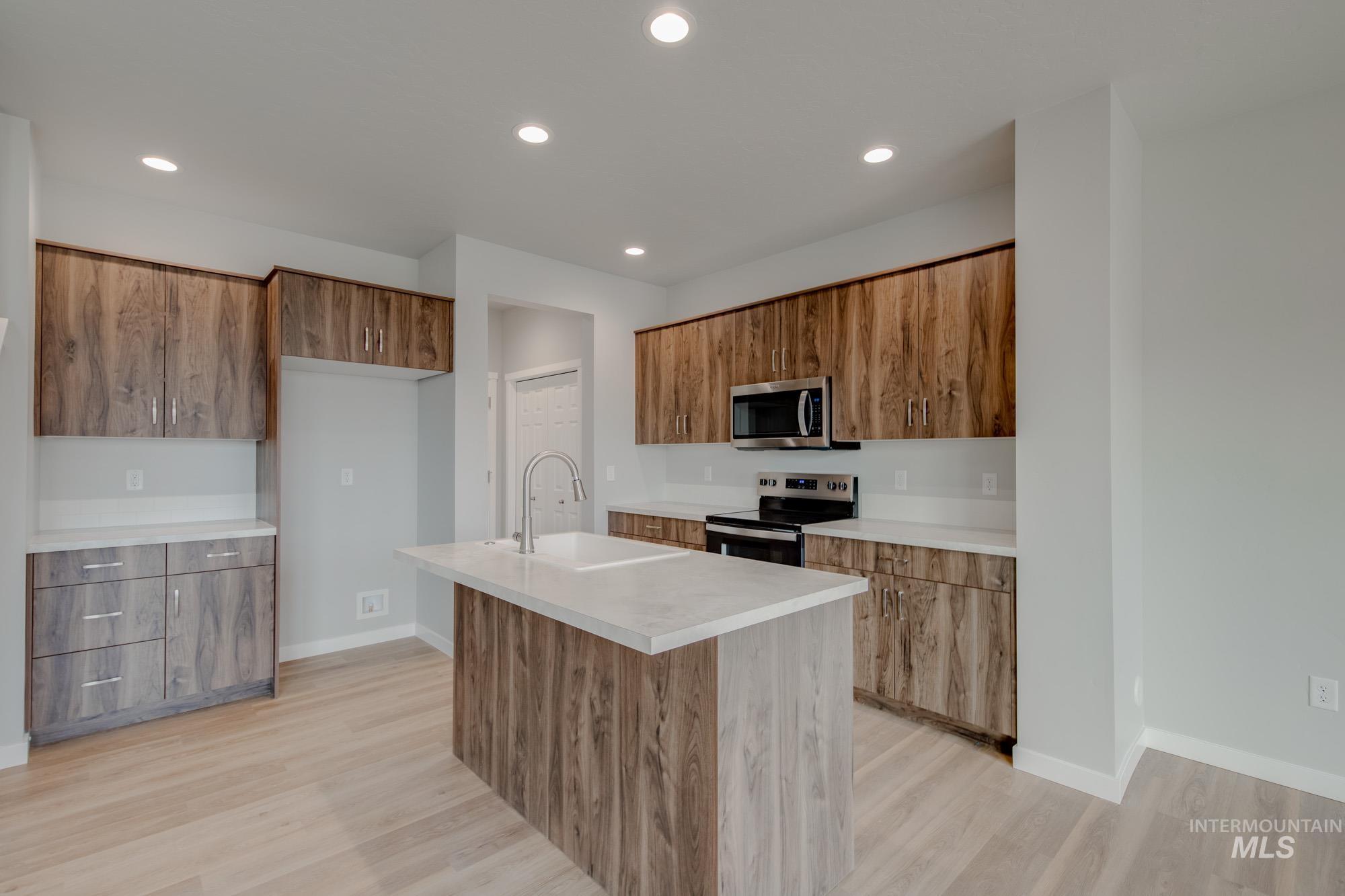 2366 W Fallon Lp, Nampa, Idaho 83651, 3 Bedrooms, 2.5 Bathrooms, Residential For Sale, Price $417,990, 98988009