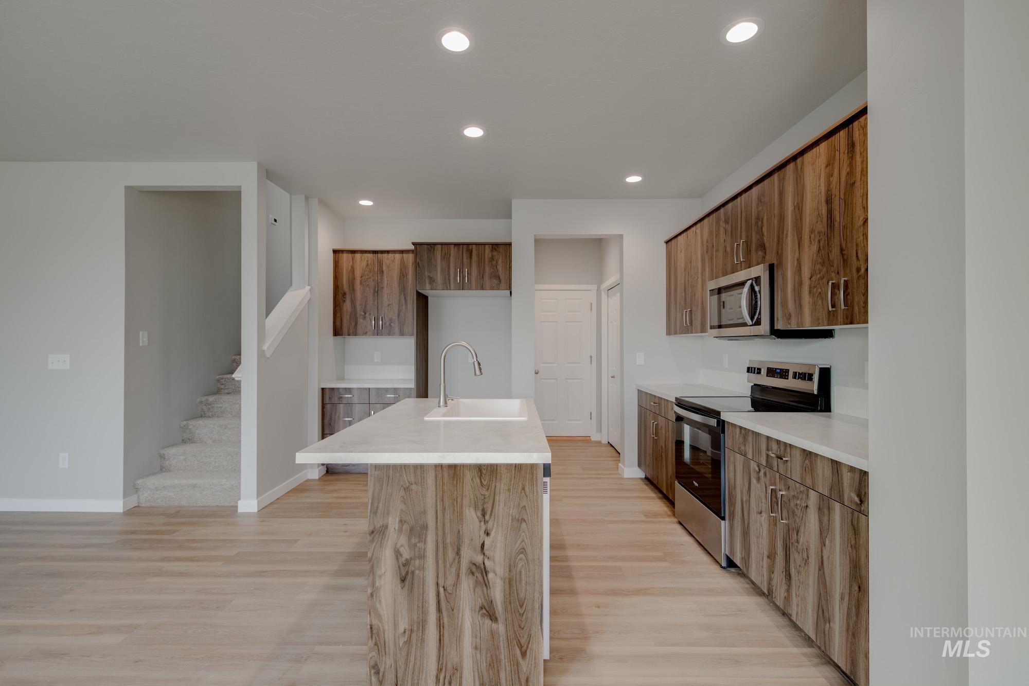 2366 W Fallon Lp, Nampa, Idaho 83651, 3 Bedrooms, 2.5 Bathrooms, Residential For Sale, Price $417,990, 98988009