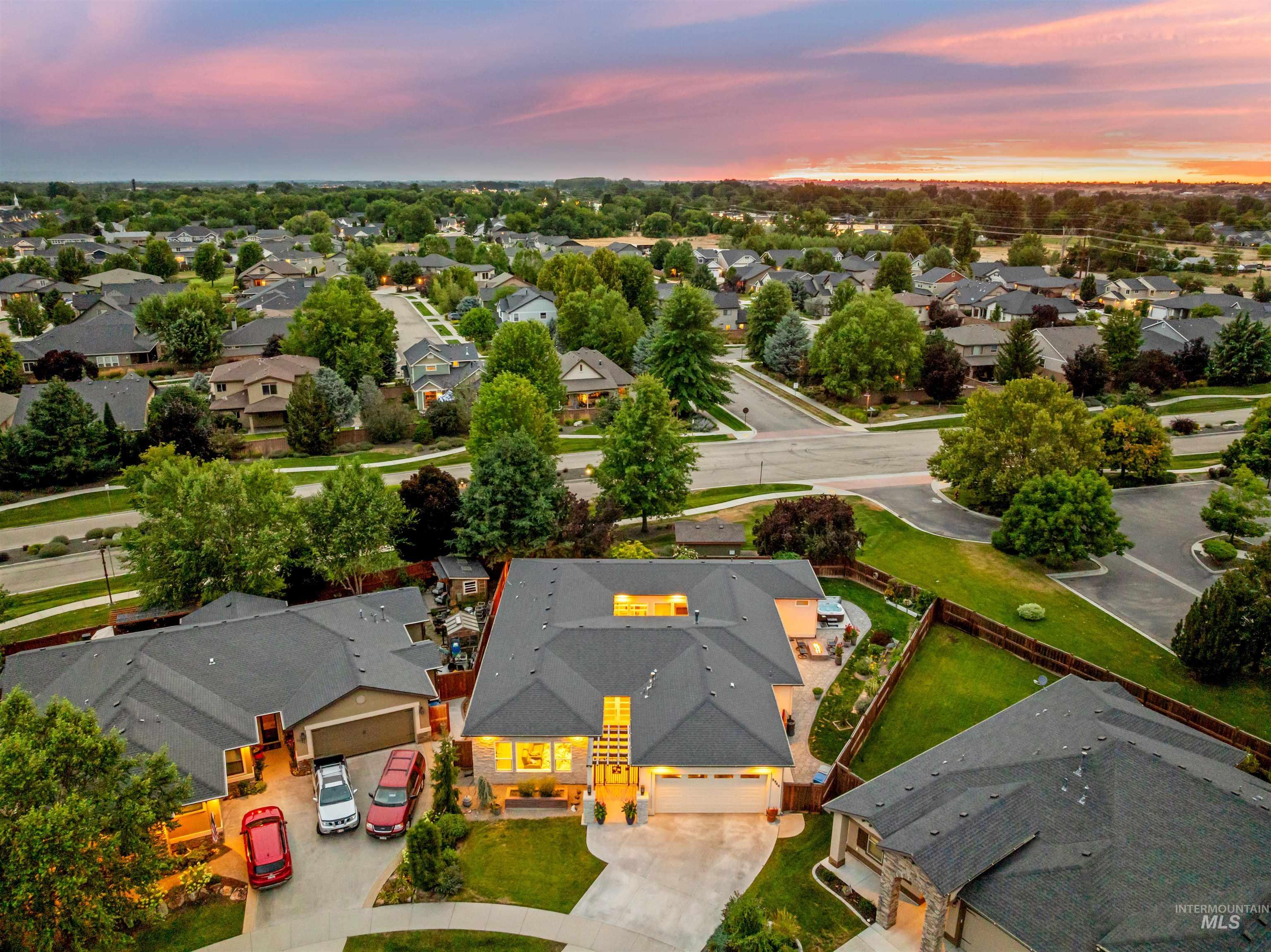 9946 W Wildbranch Ct., Star, Idaho 83669, 4 Bedrooms, 2.5 Bathrooms, Residential For Sale, Price $799,900, 98988012