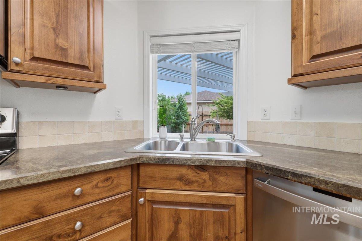 12425 W Highlander St., Boise, Idaho 83709, 3 Bedrooms, 2 Bathrooms, Residential For Sale, Price $430,000, 98988024