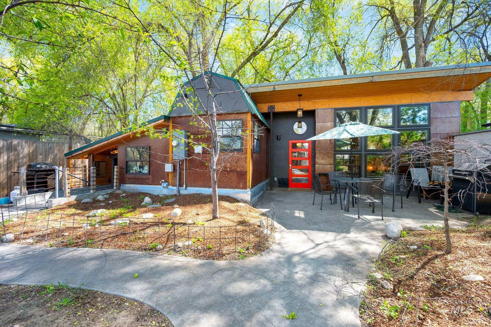 970 N Clithero Dr, Boise, Idaho 83703, 2 Bedrooms, 2 Bathrooms, Residential For Sale, Price $435,000, 98988026